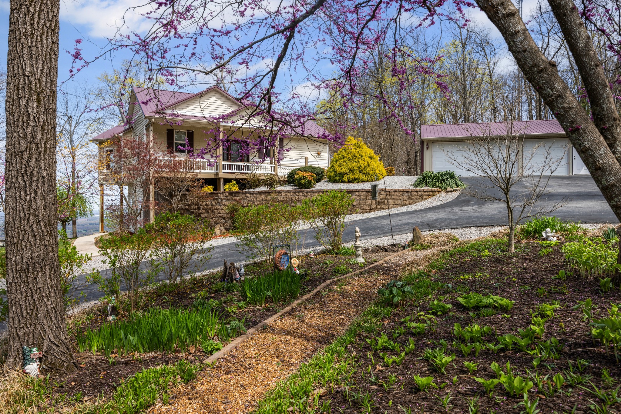 300 Iron Gap Rd