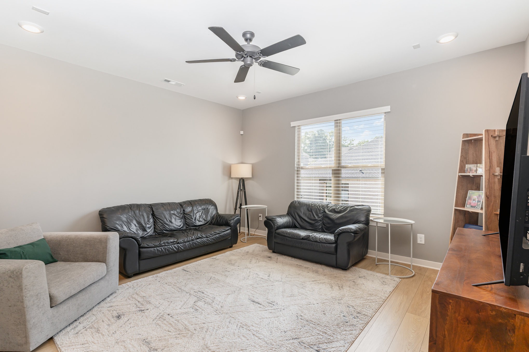 6009 Emma Victoria Dr