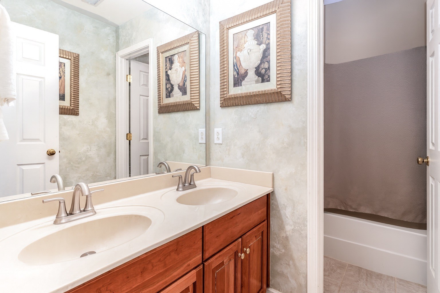 224 Logans Cir