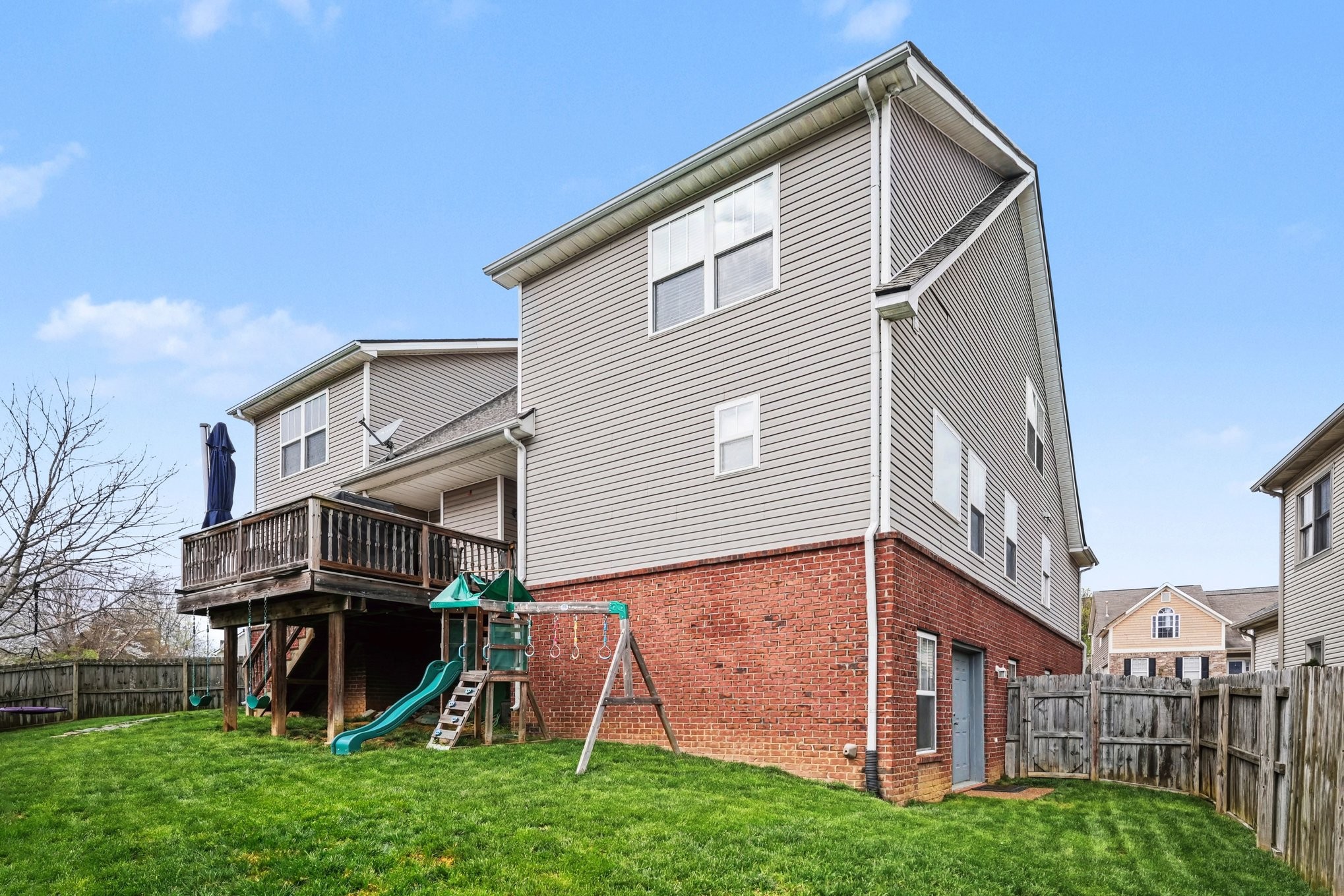 1810 Baslia Ln