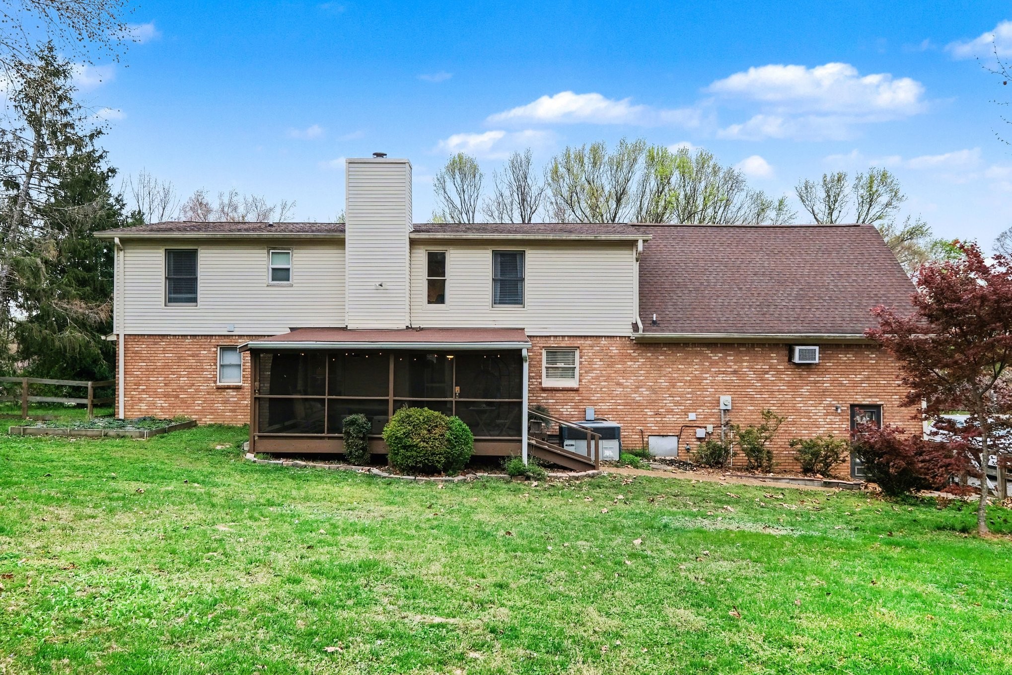 202 Applevalley Rd