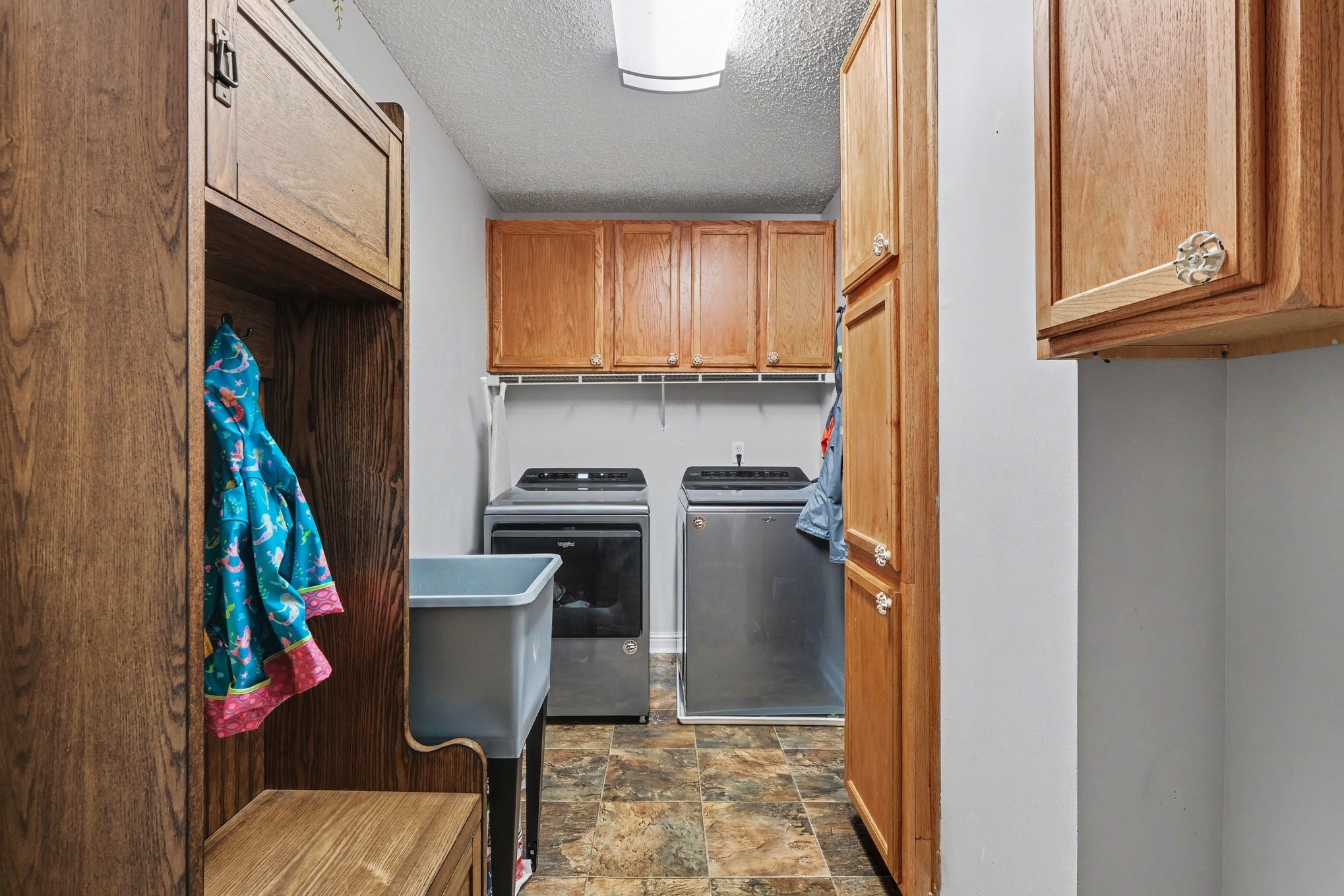 202 Applevalley Rd