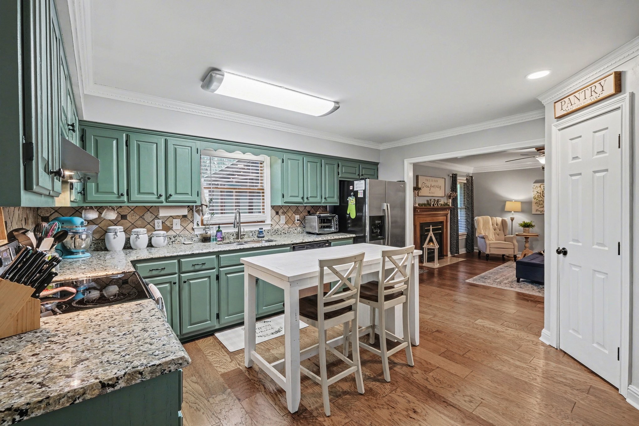 202 Applevalley Rd