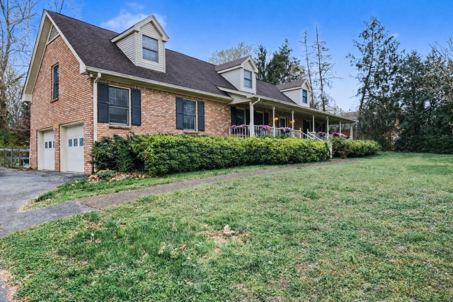 202 Applevalley Rd