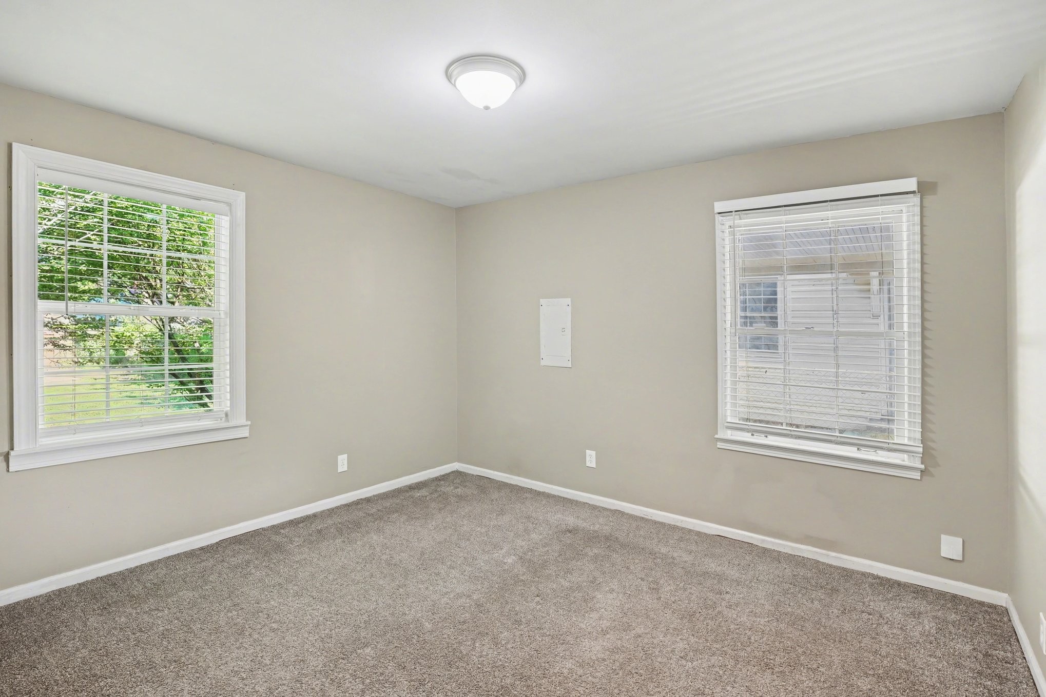 2122 Denham Ave