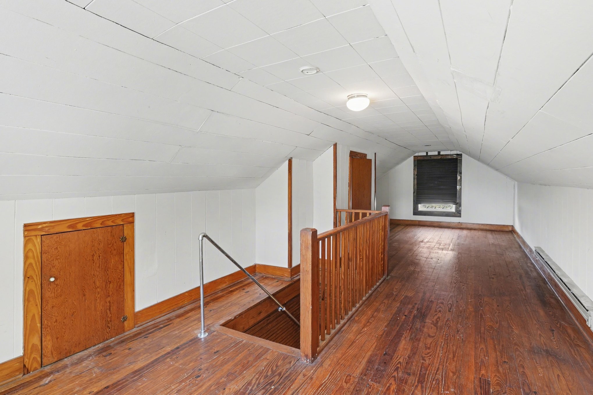 2122 Denham Ave
