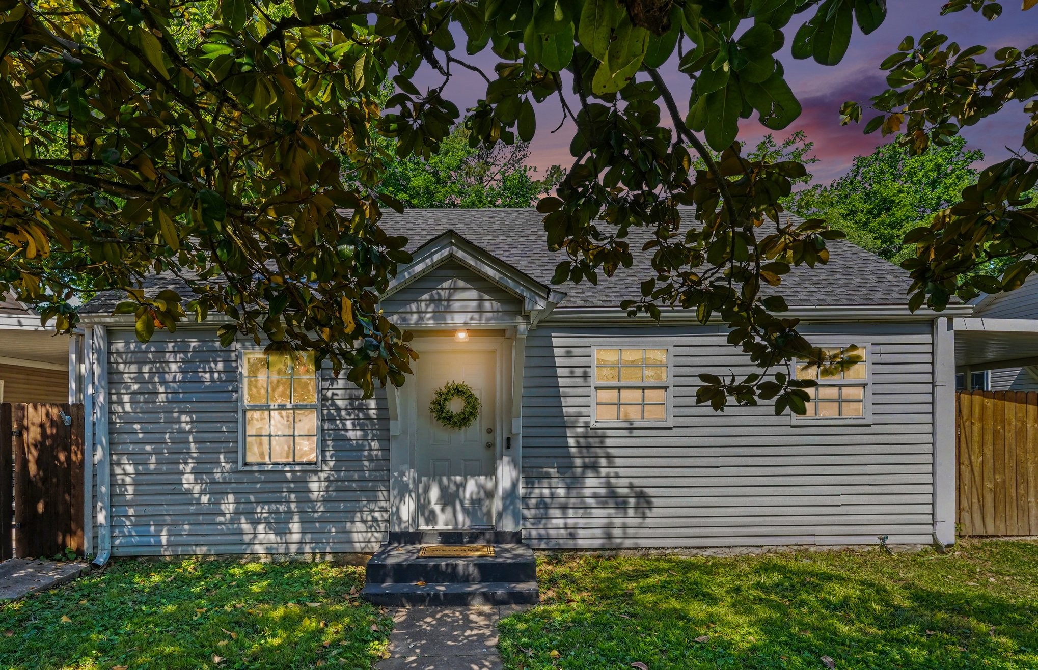 2122 Denham Ave