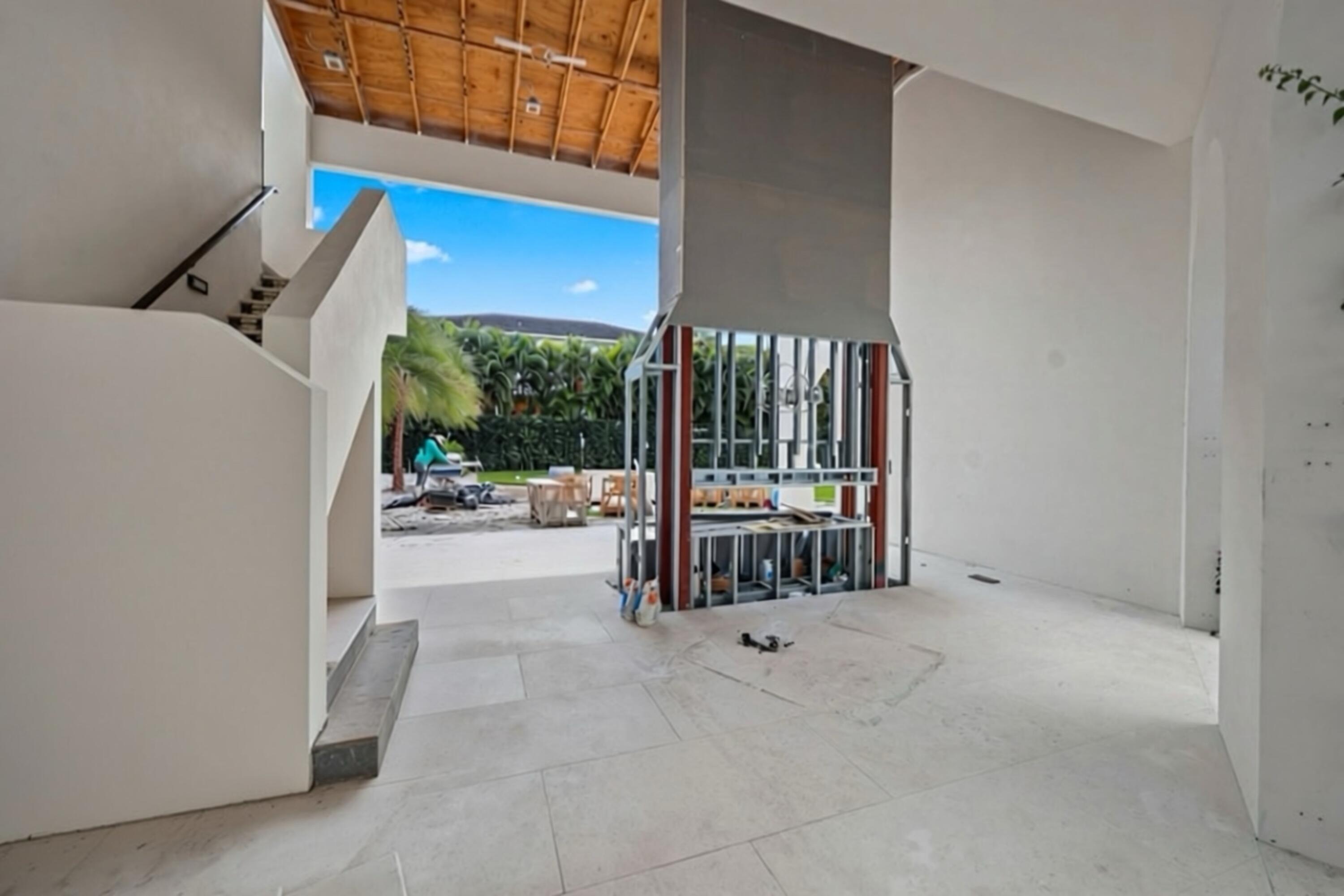 298 NE 8th