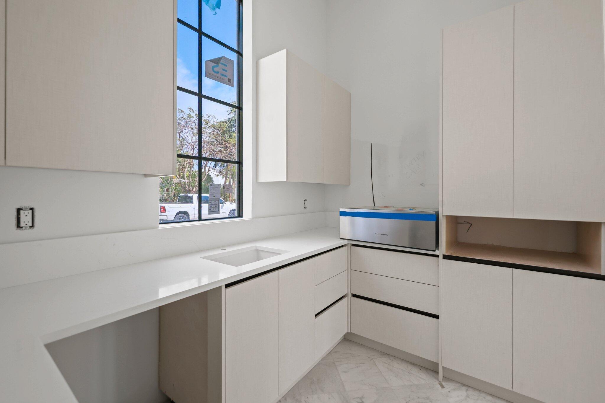 298 NE 8th