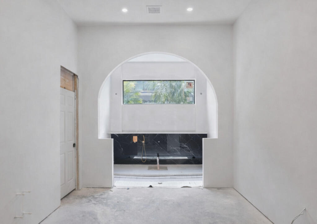 298 NE 8th