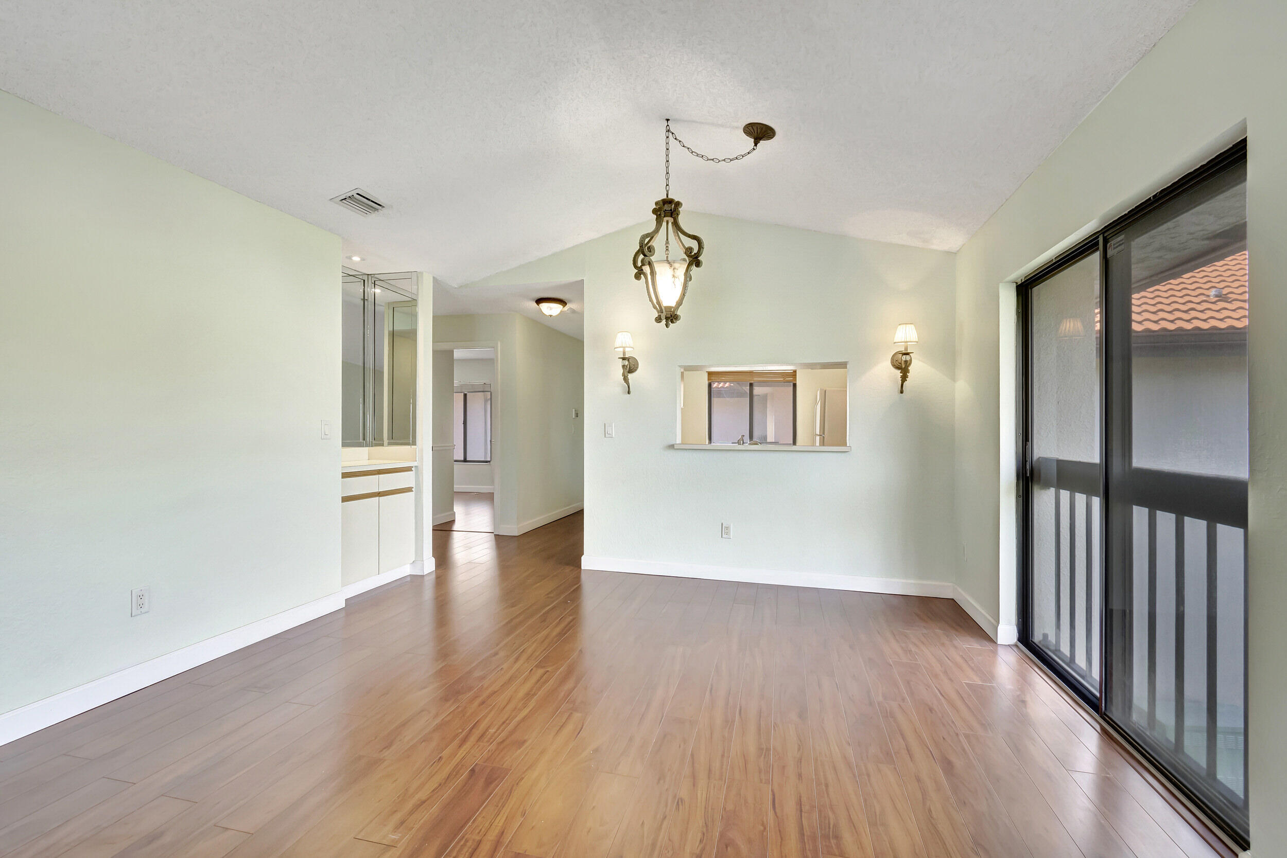 351 Club Circle 207