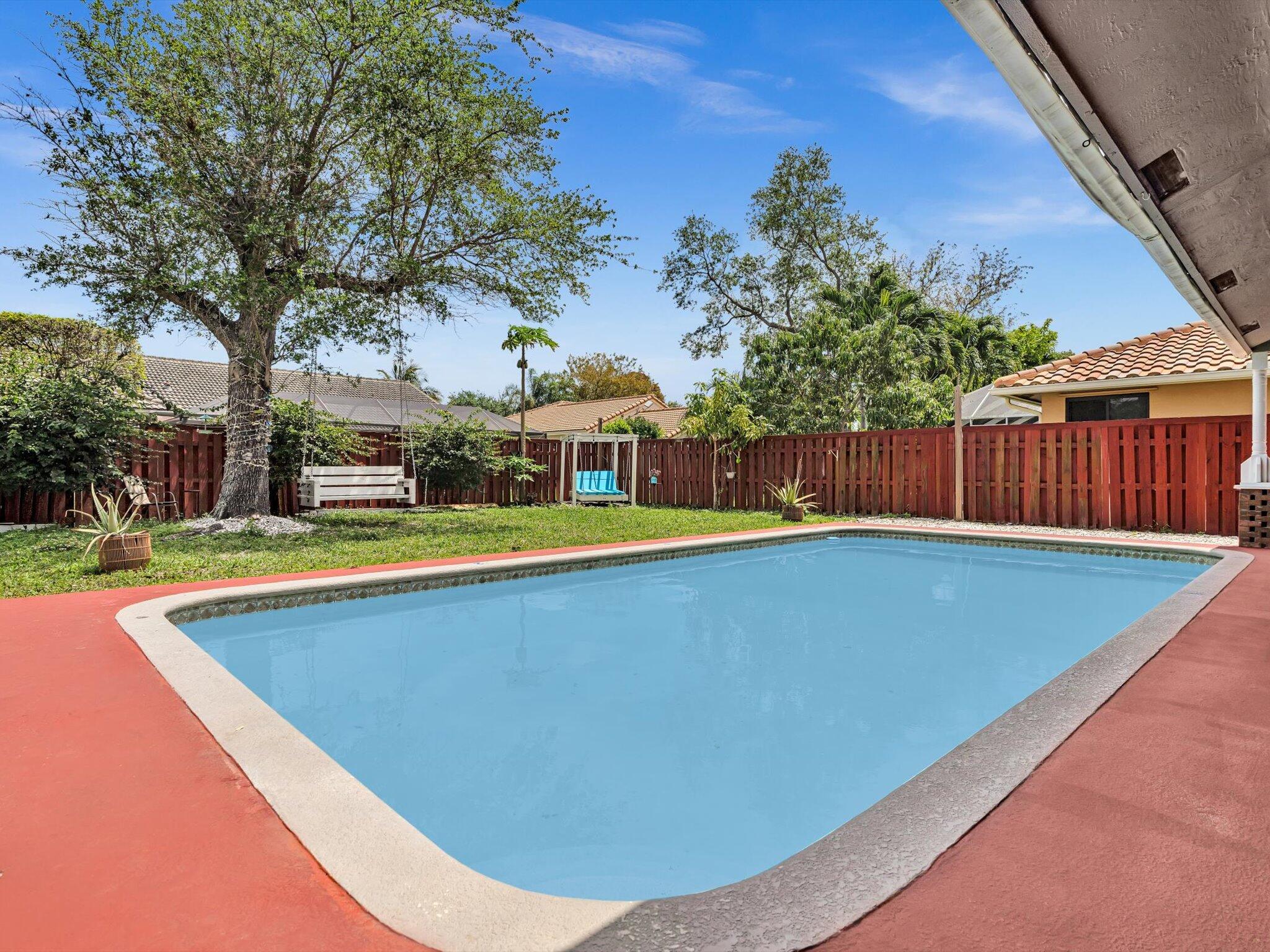 5165 NW 99th Way