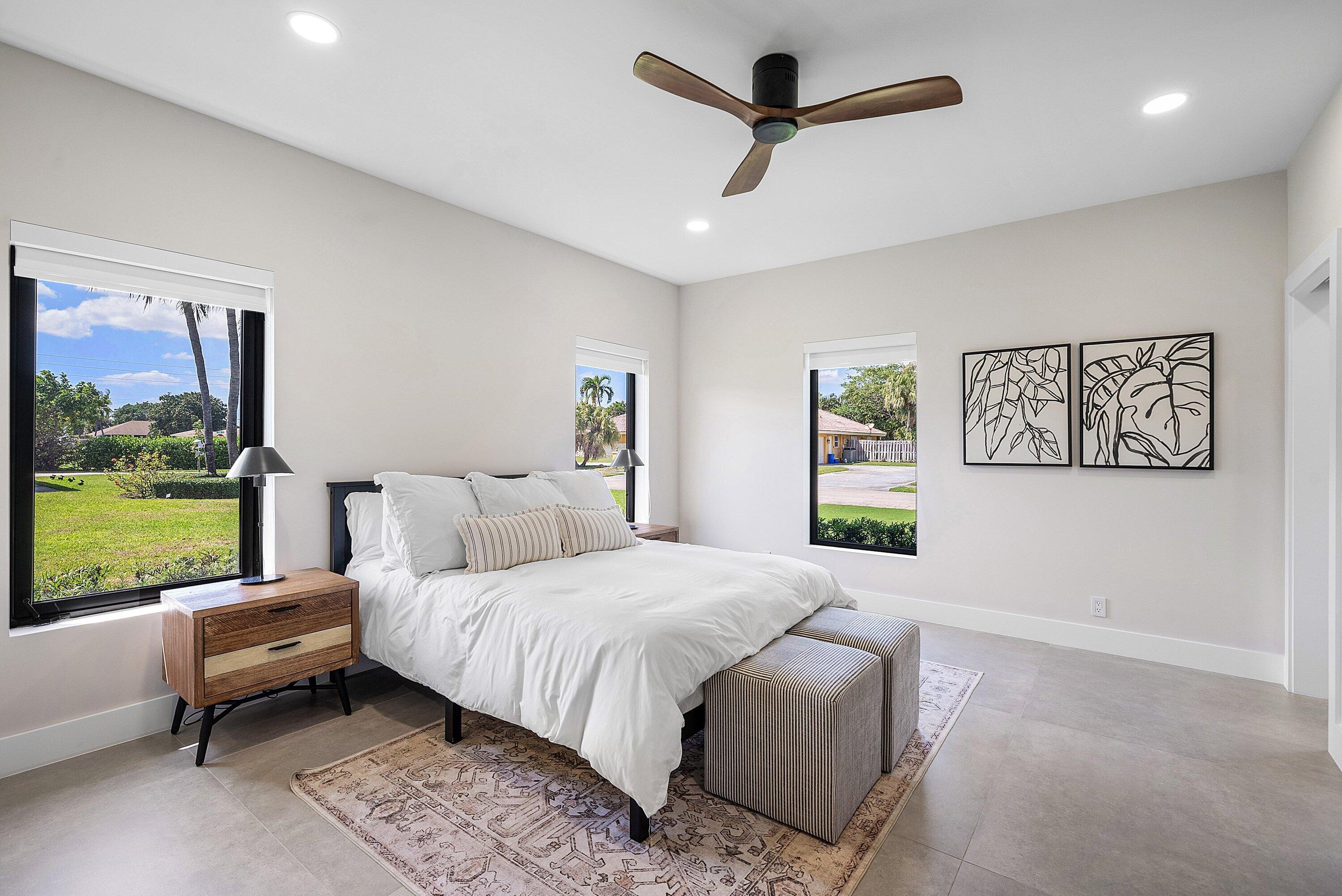 926 SW 35th Court
