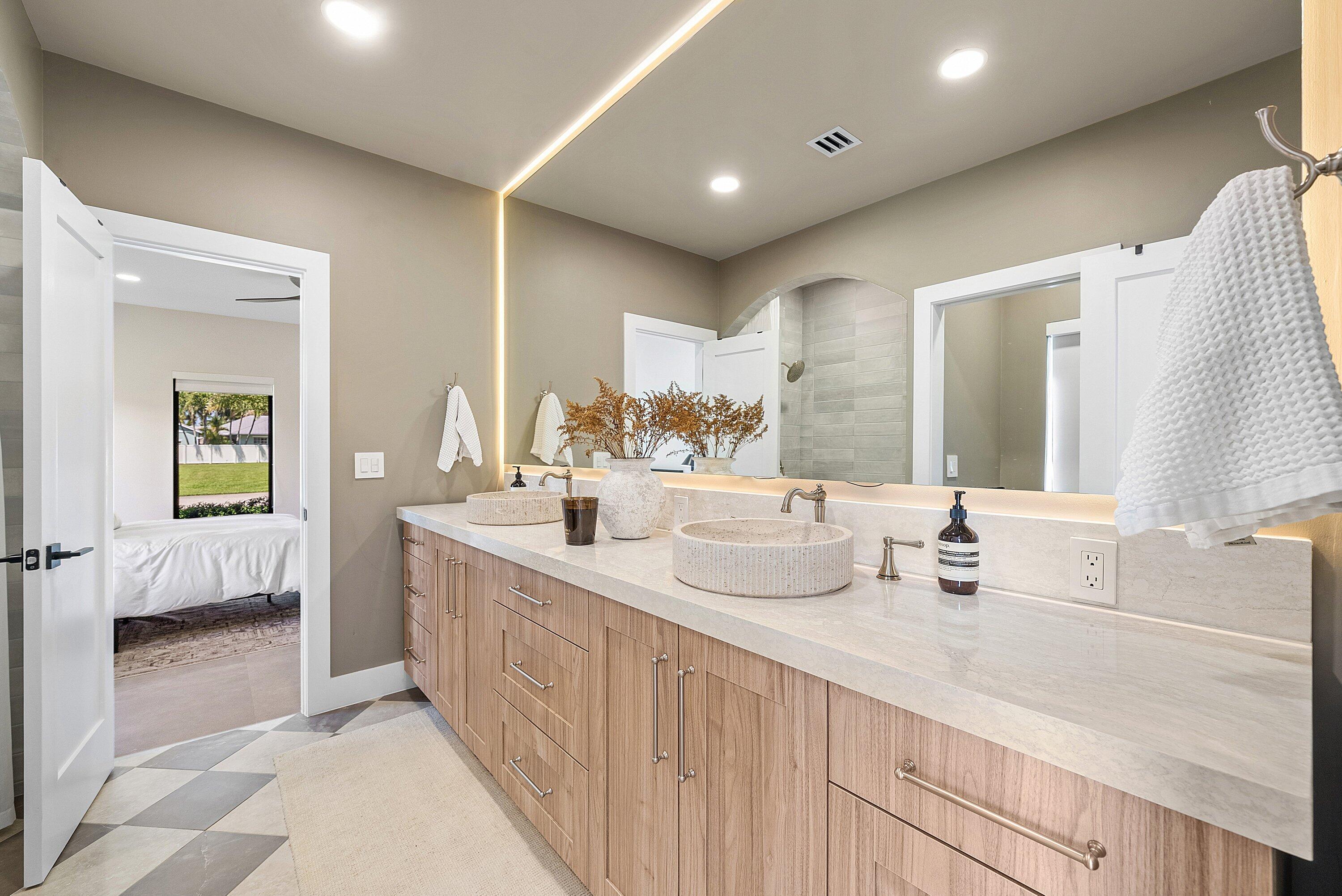 926 SW 35th Court