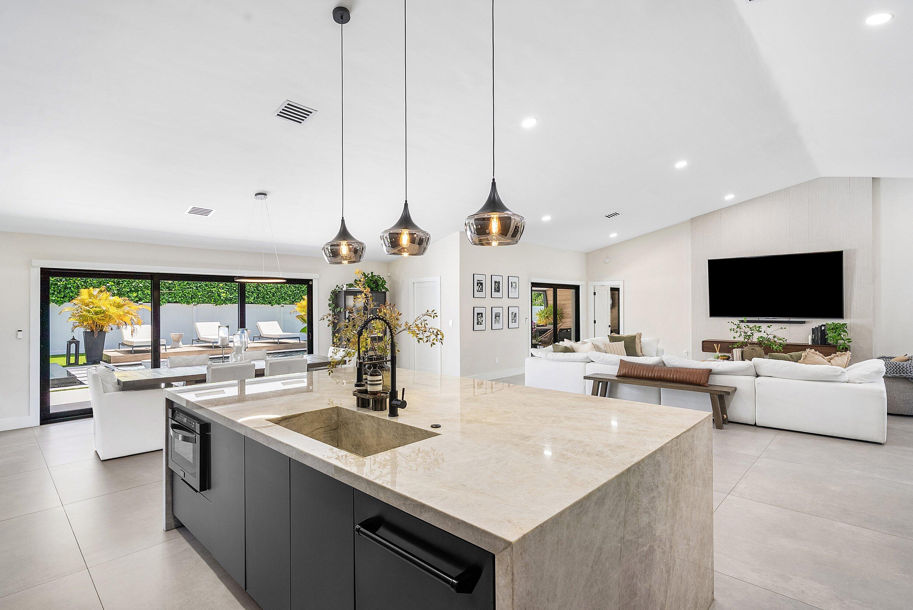 926 SW 35th Court