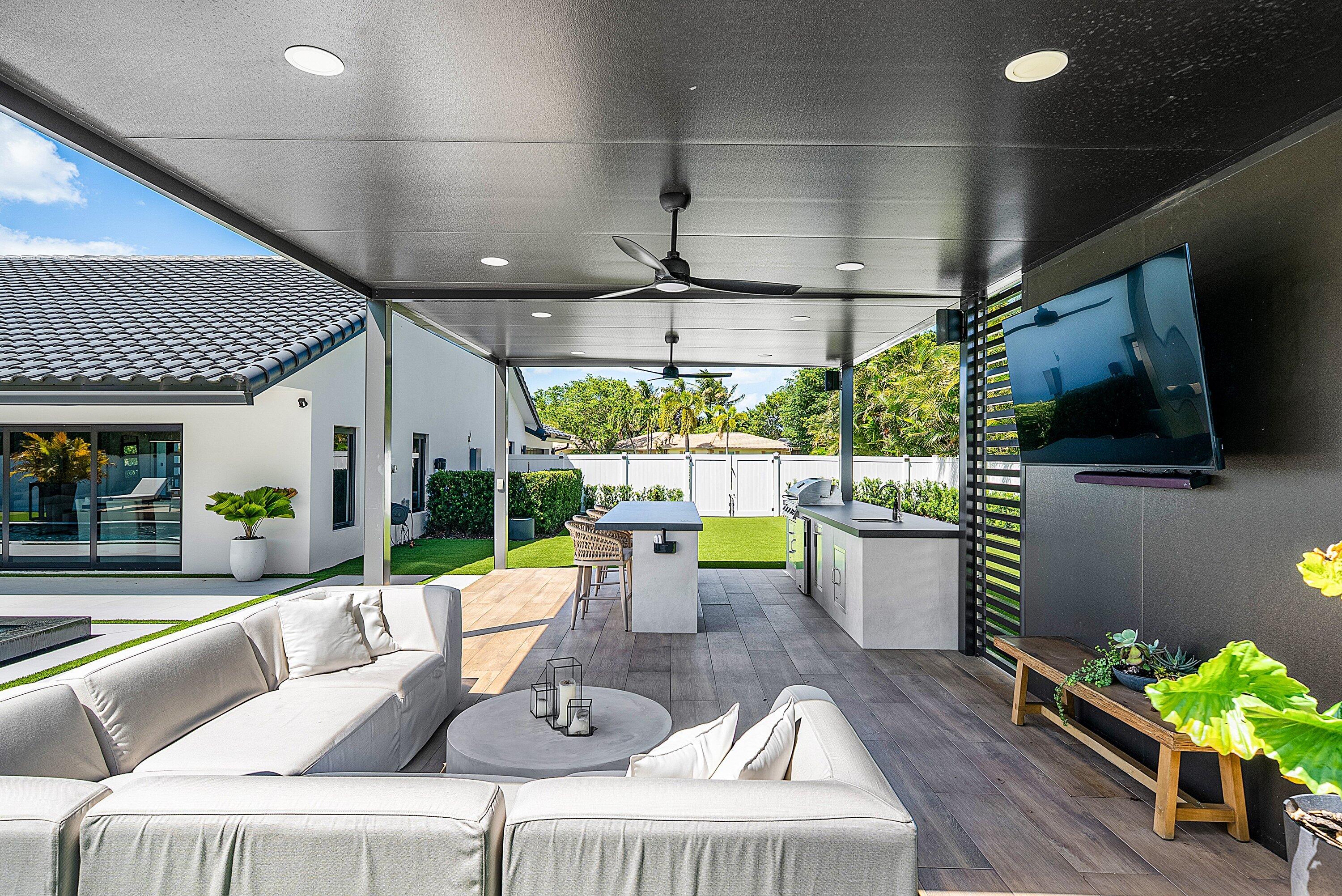 926 SW 35th Court
