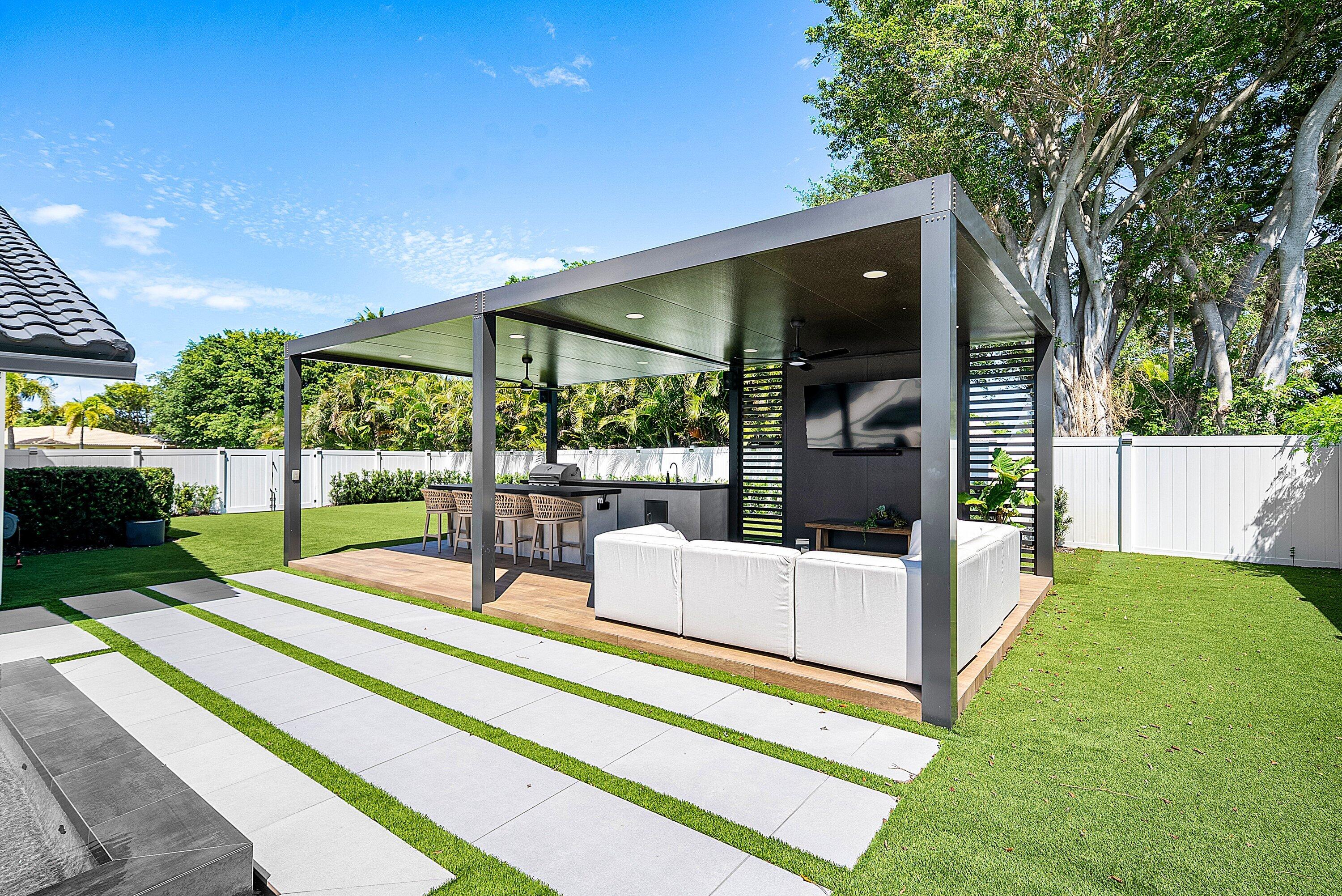 926 SW 35th Court