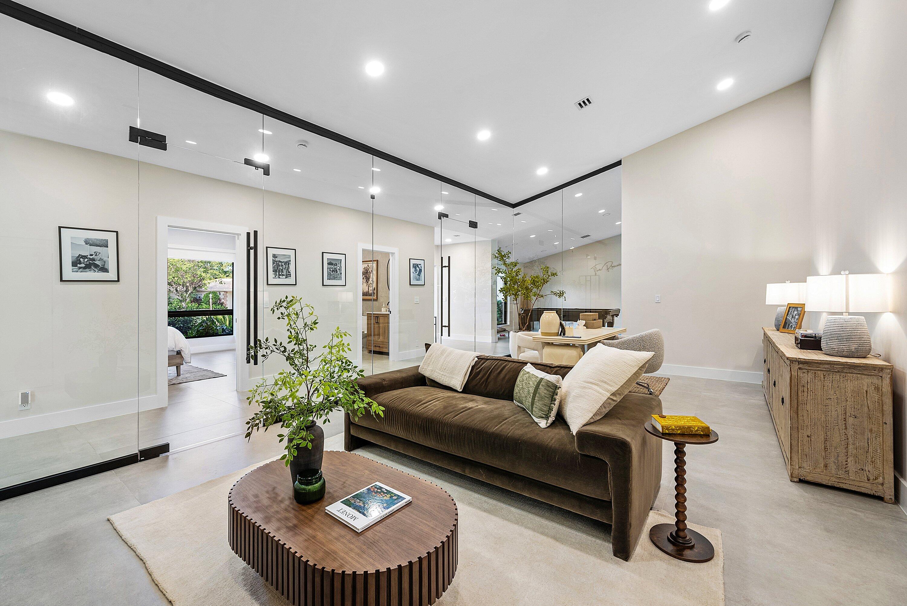 926 SW 35th Court