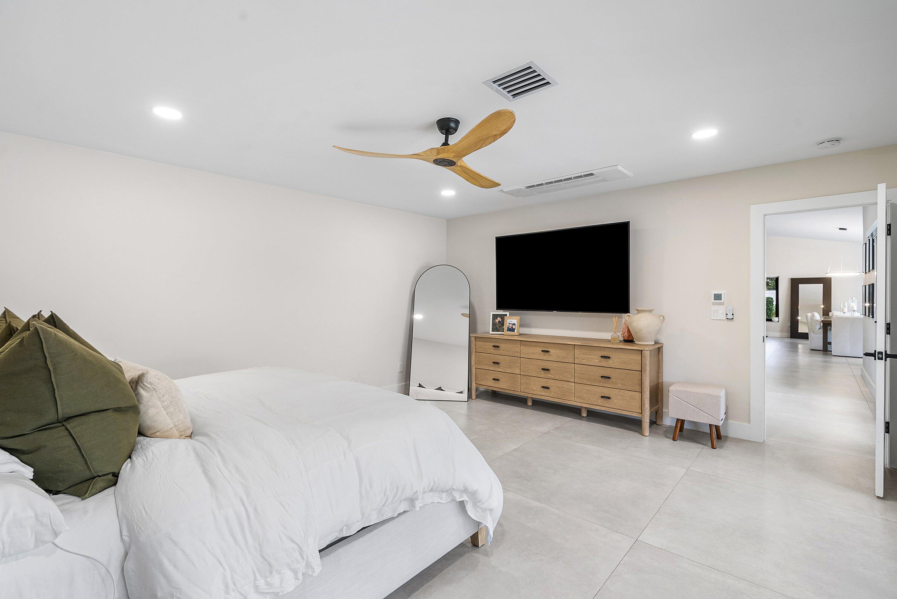 926 SW 35th Court