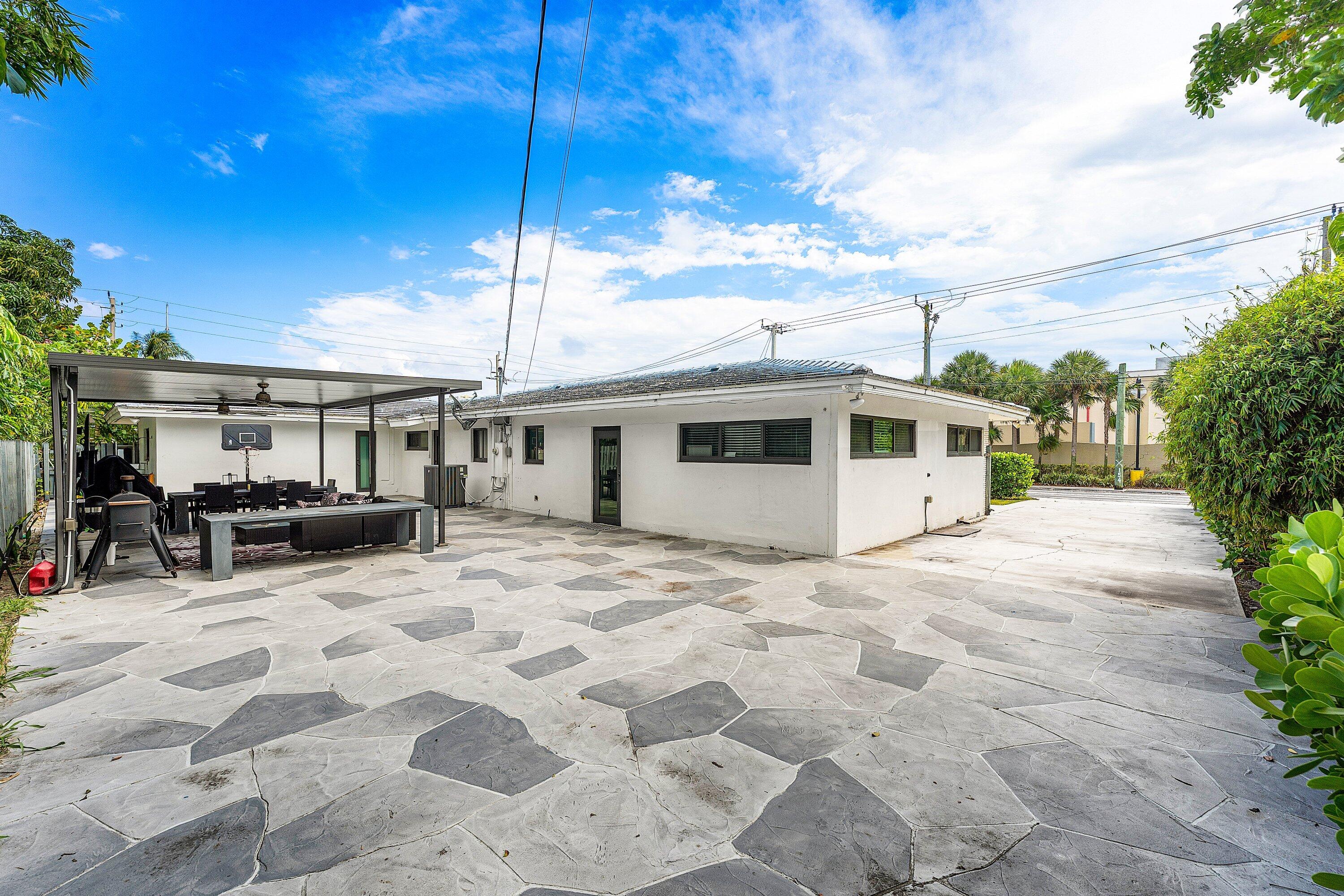201 NE 26th Avenue