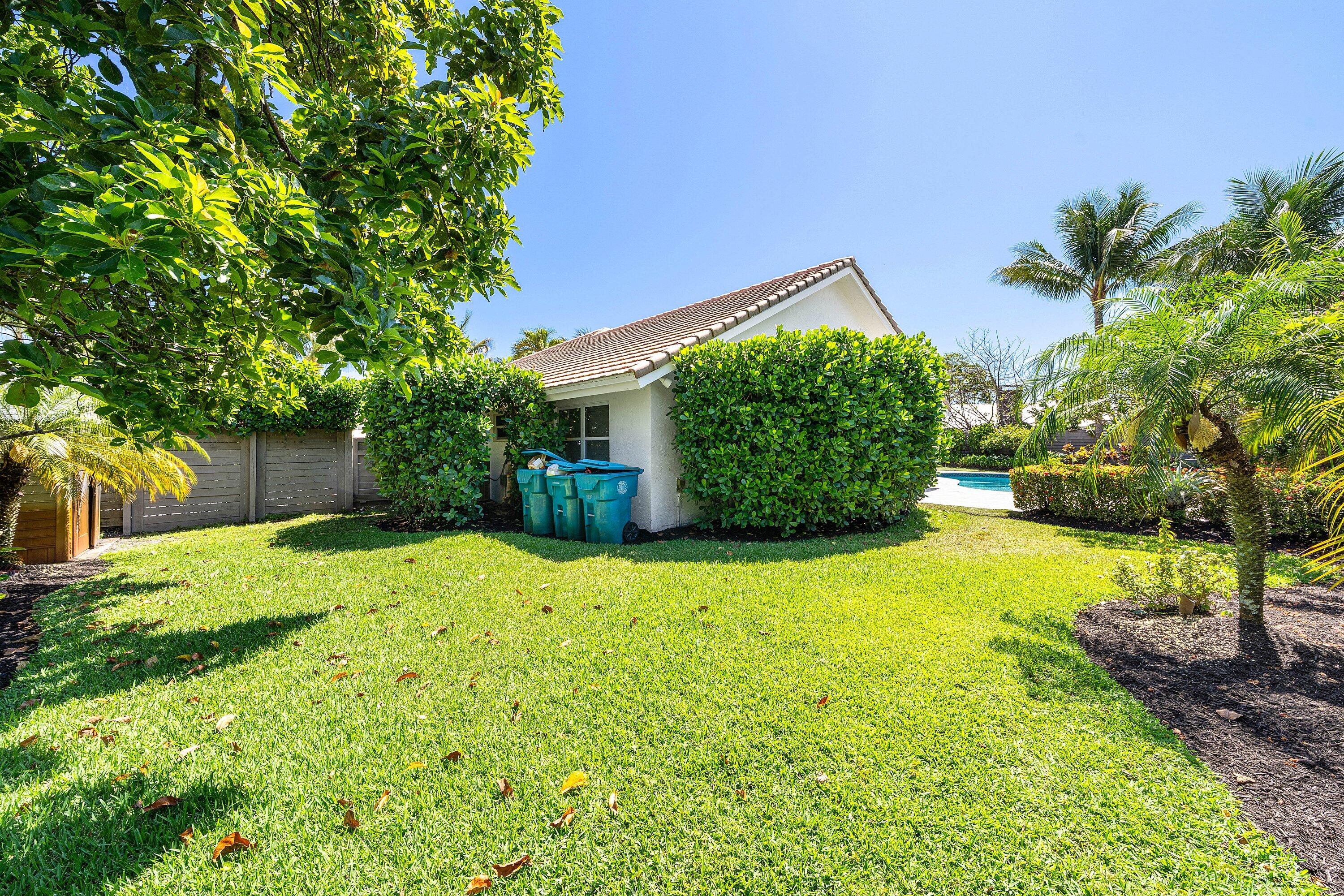 916 SW 37th Court