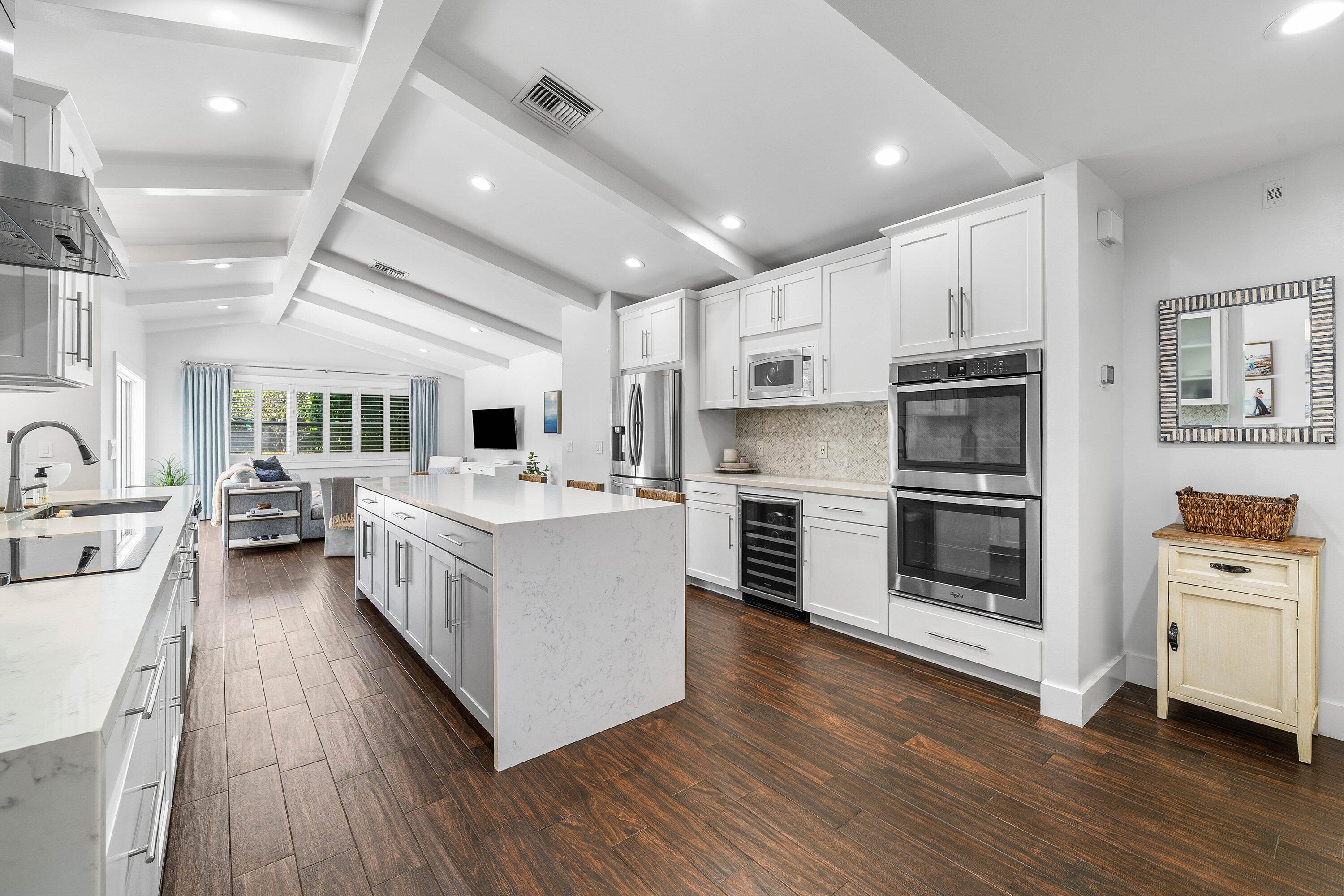 916 SW 37th Court