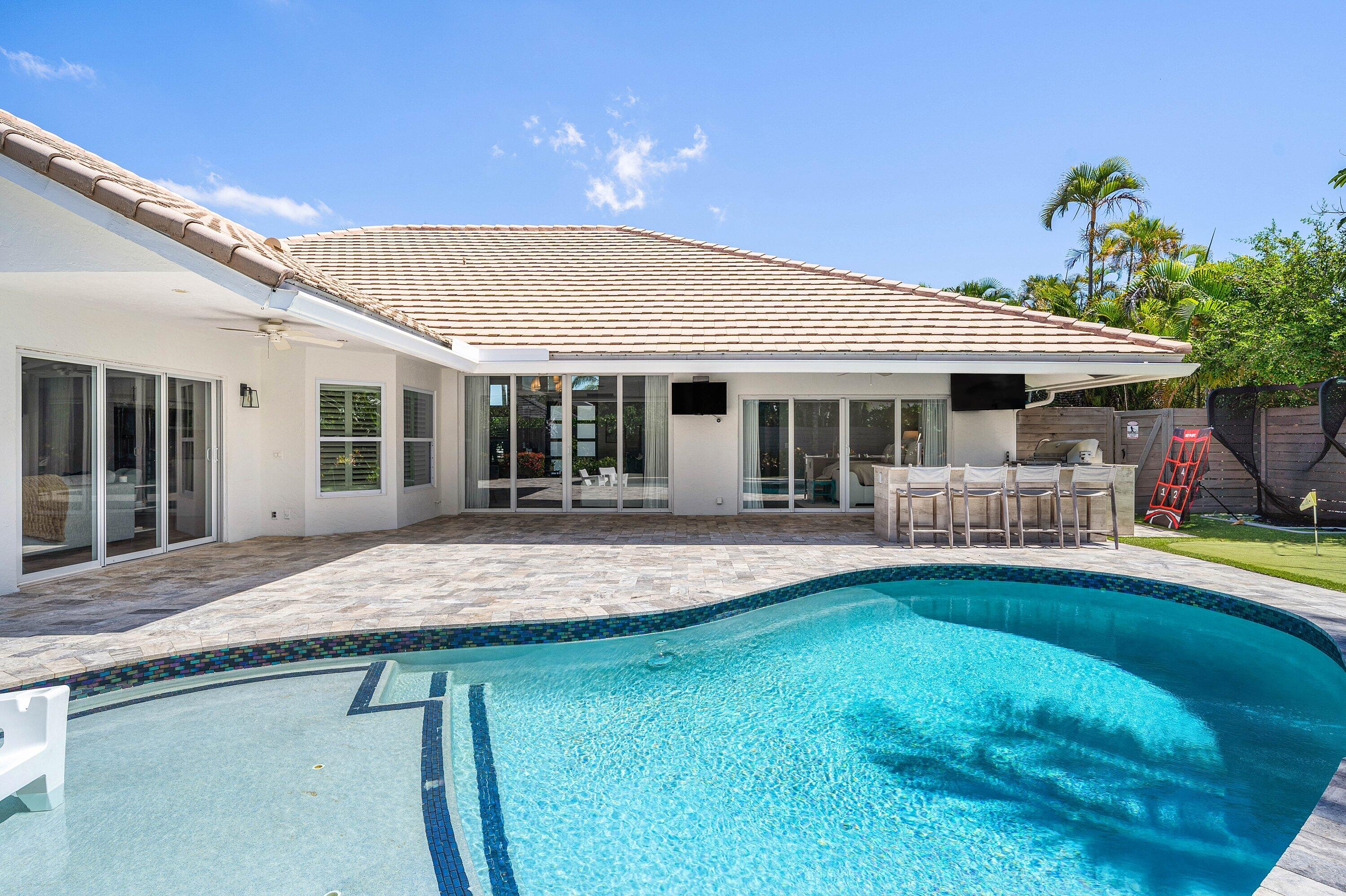 916 SW 37th Court