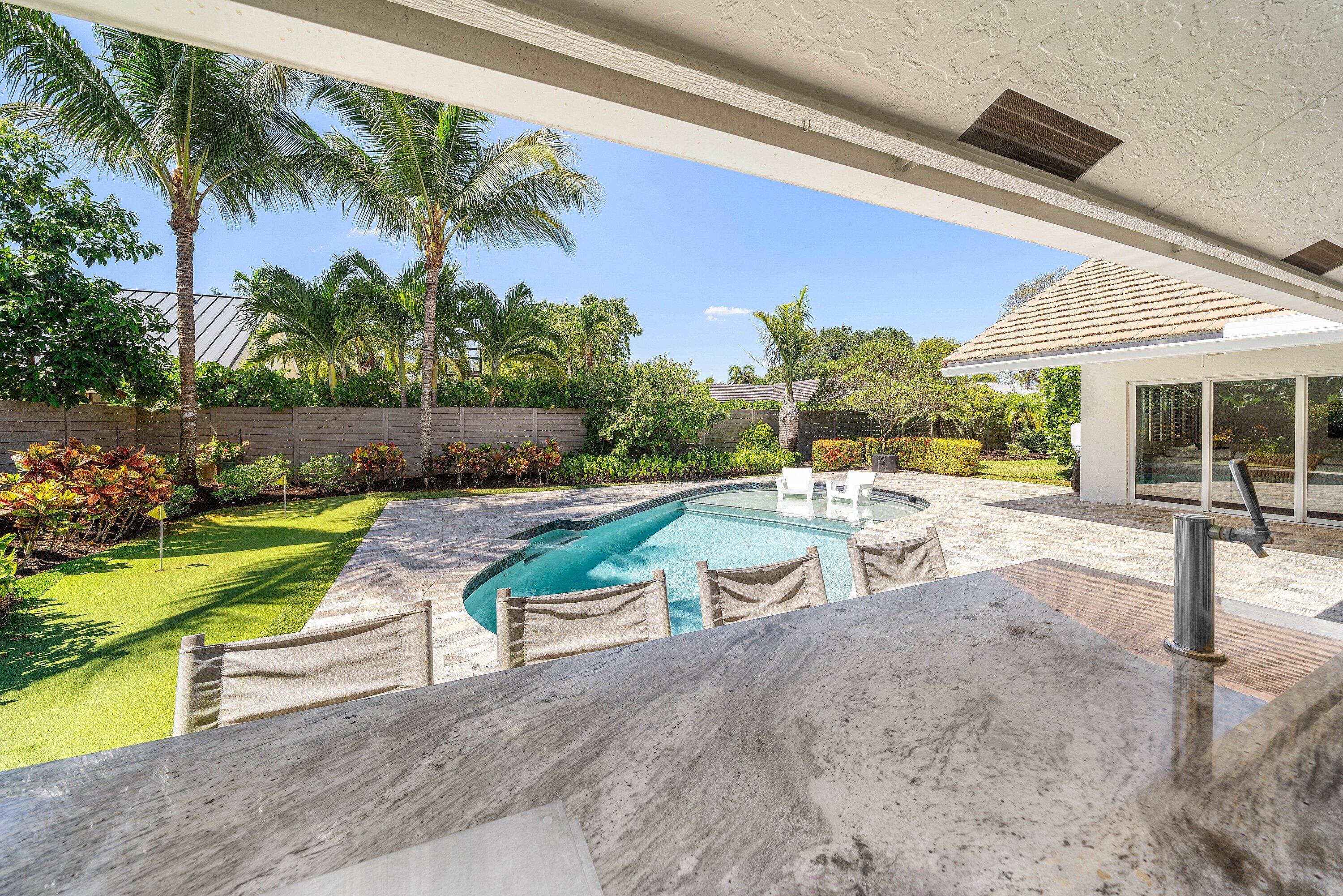 916 SW 37th Court