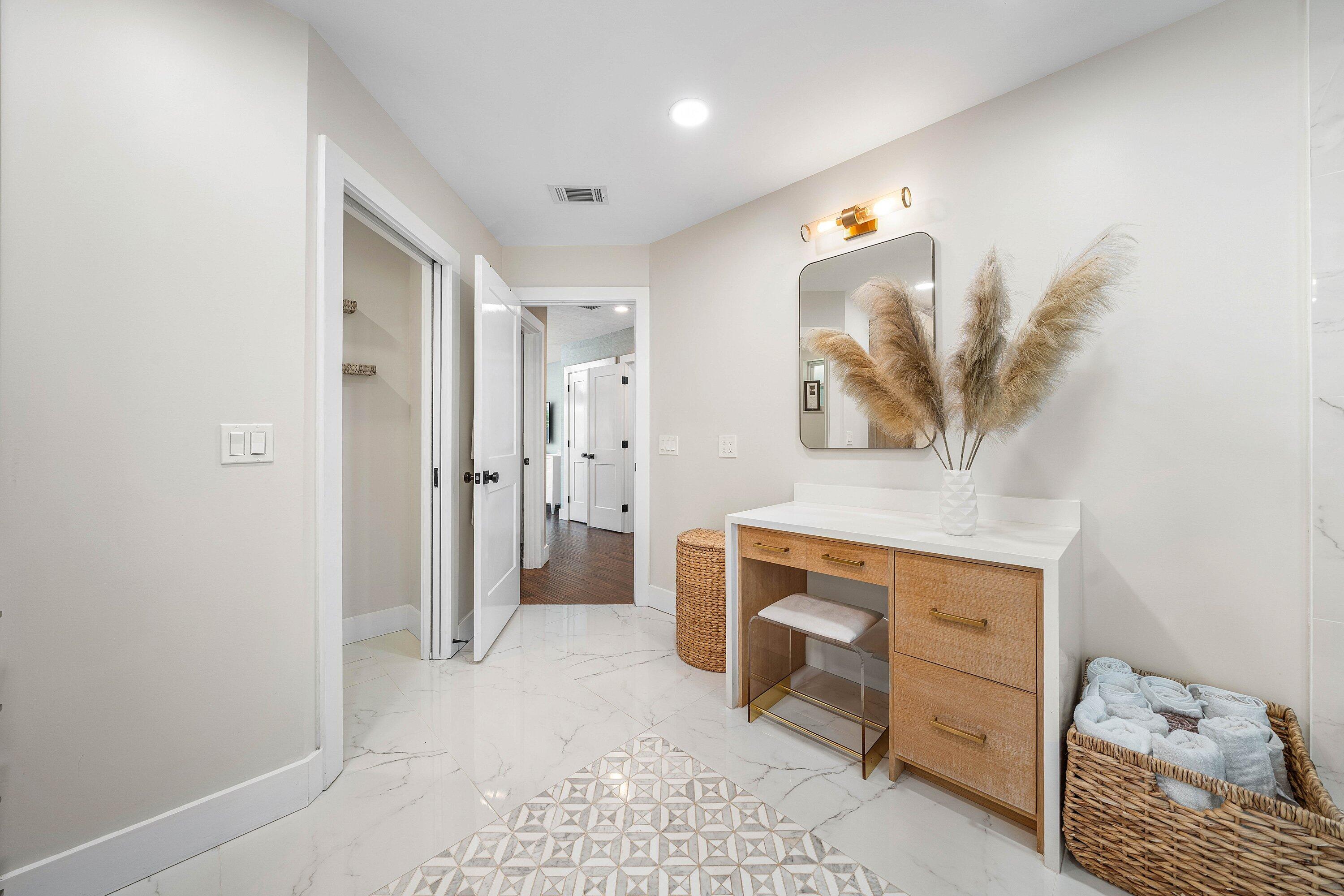 916 SW 37th Court
