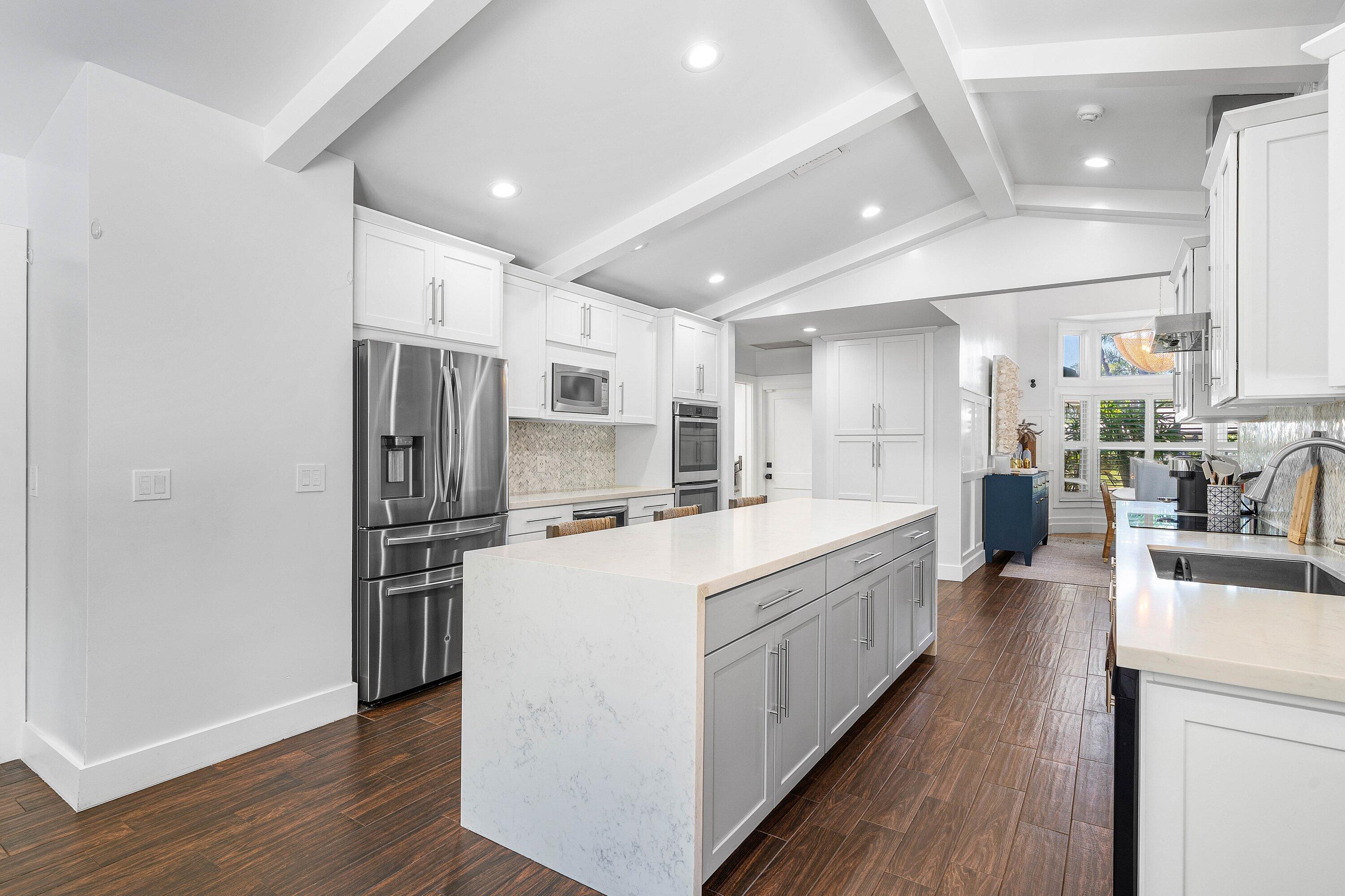 916 SW 37th Court