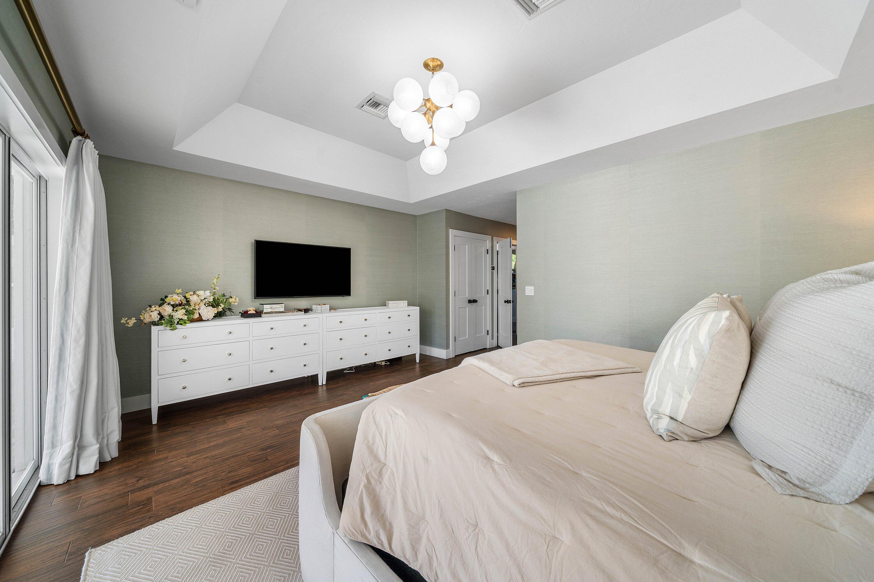 916 SW 37th Court