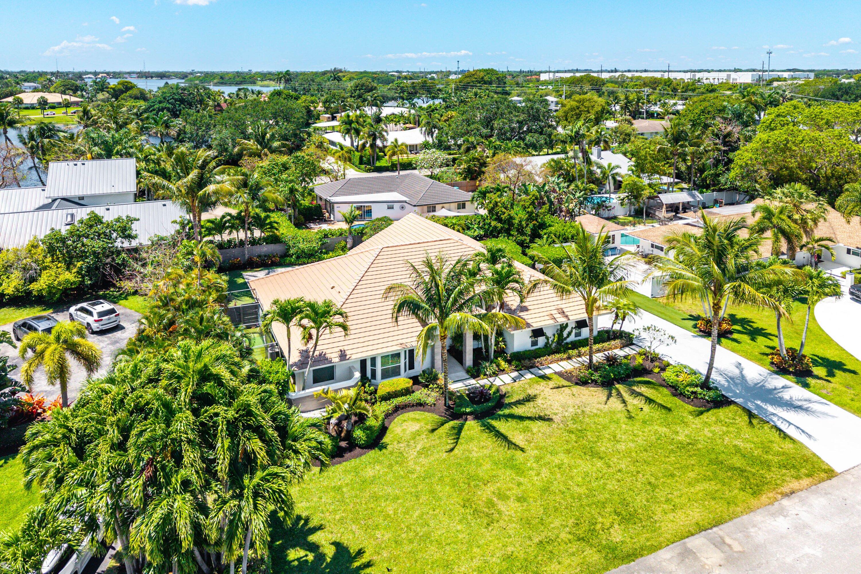 916 SW 37th Court