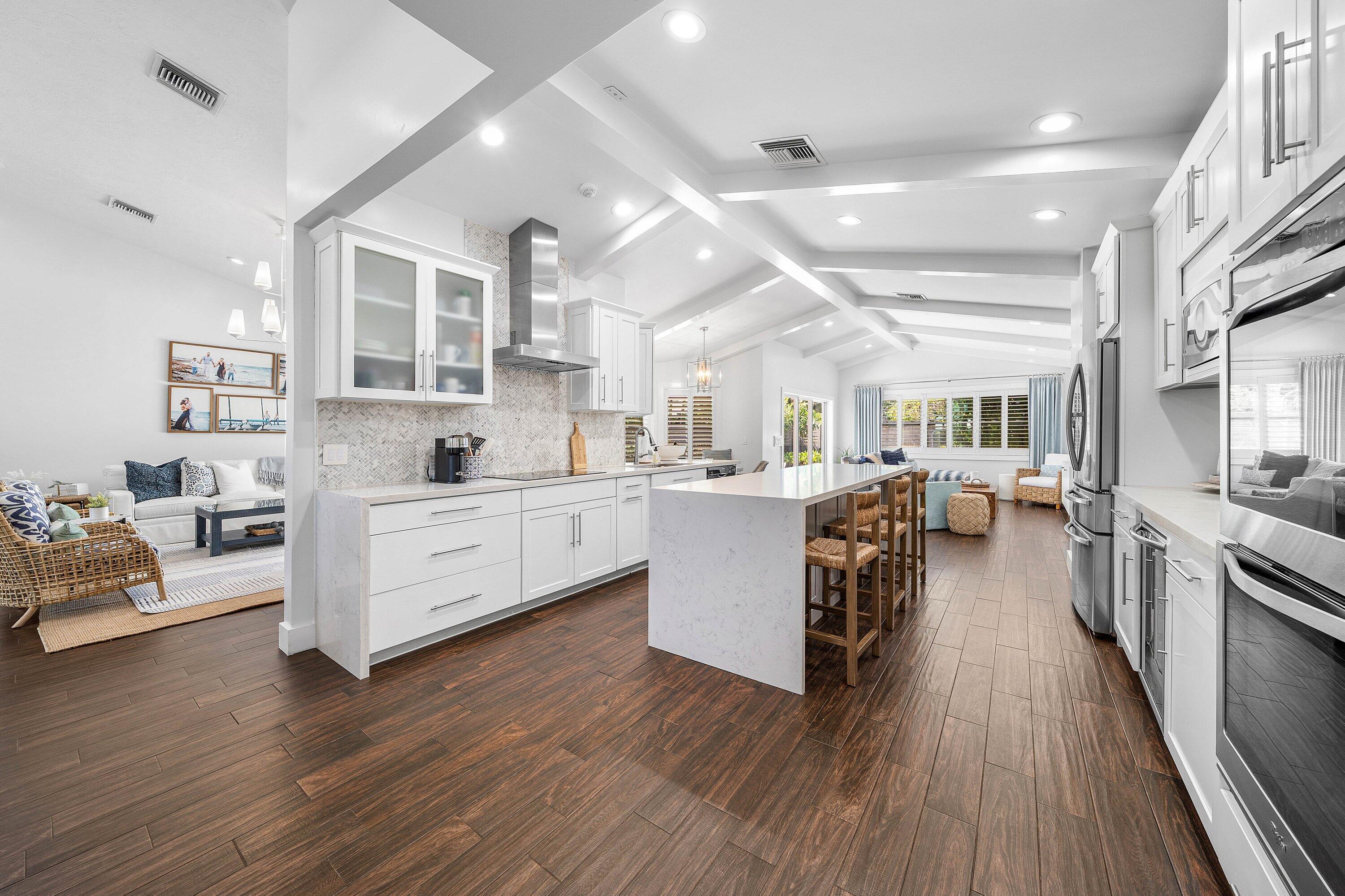 916 SW 37th Court