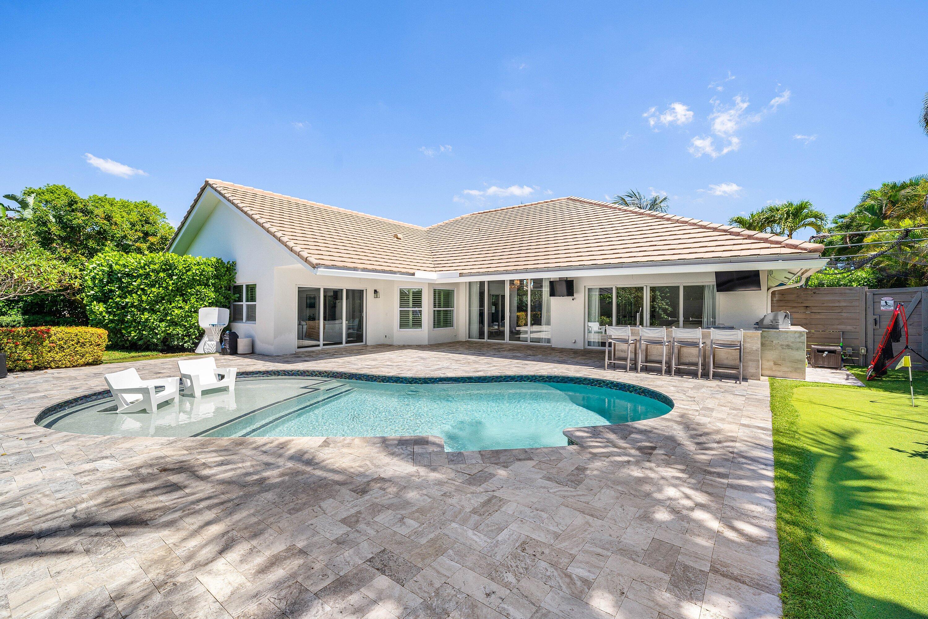 916 SW 37th Court