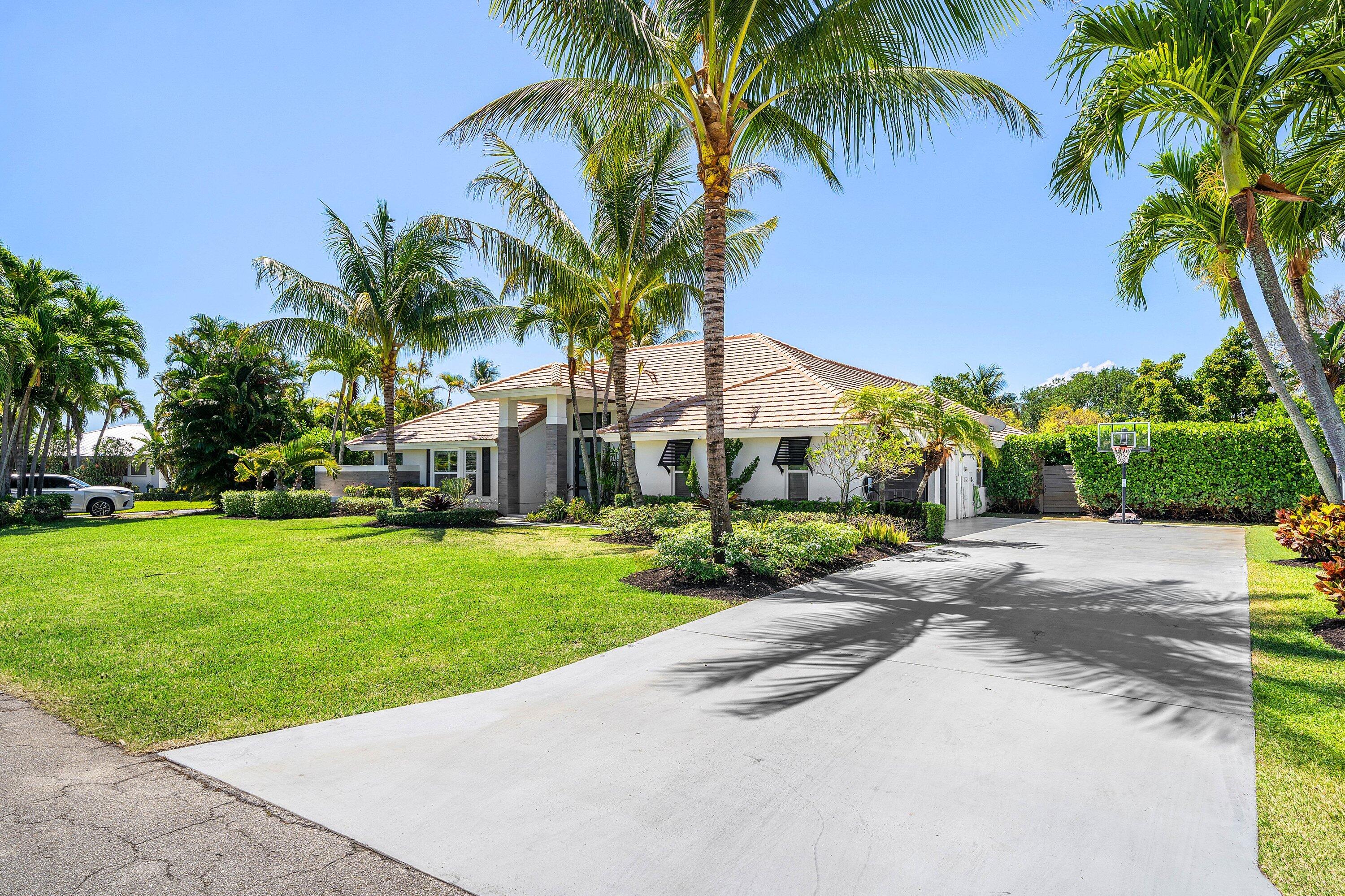 916 SW 37th Court