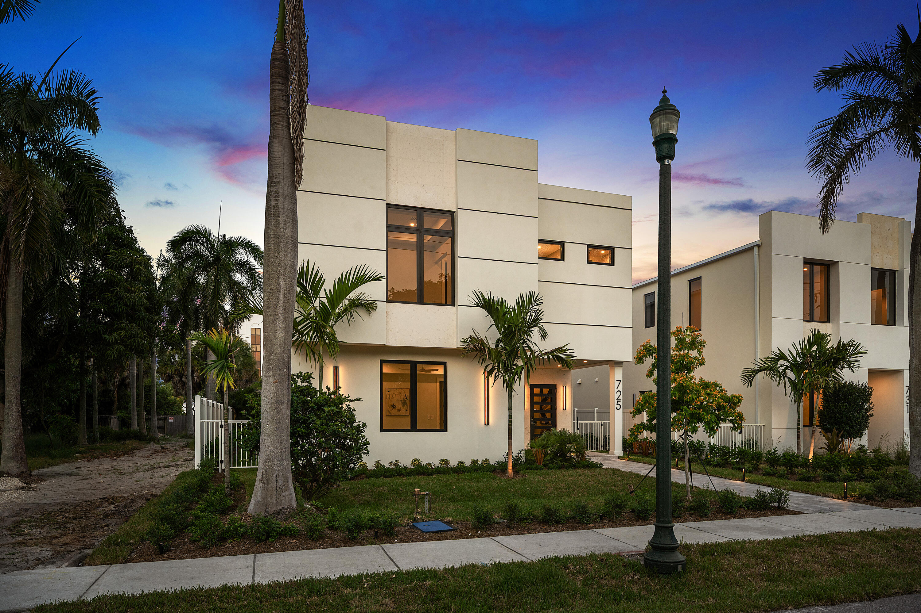 725 SE 4th Avenue