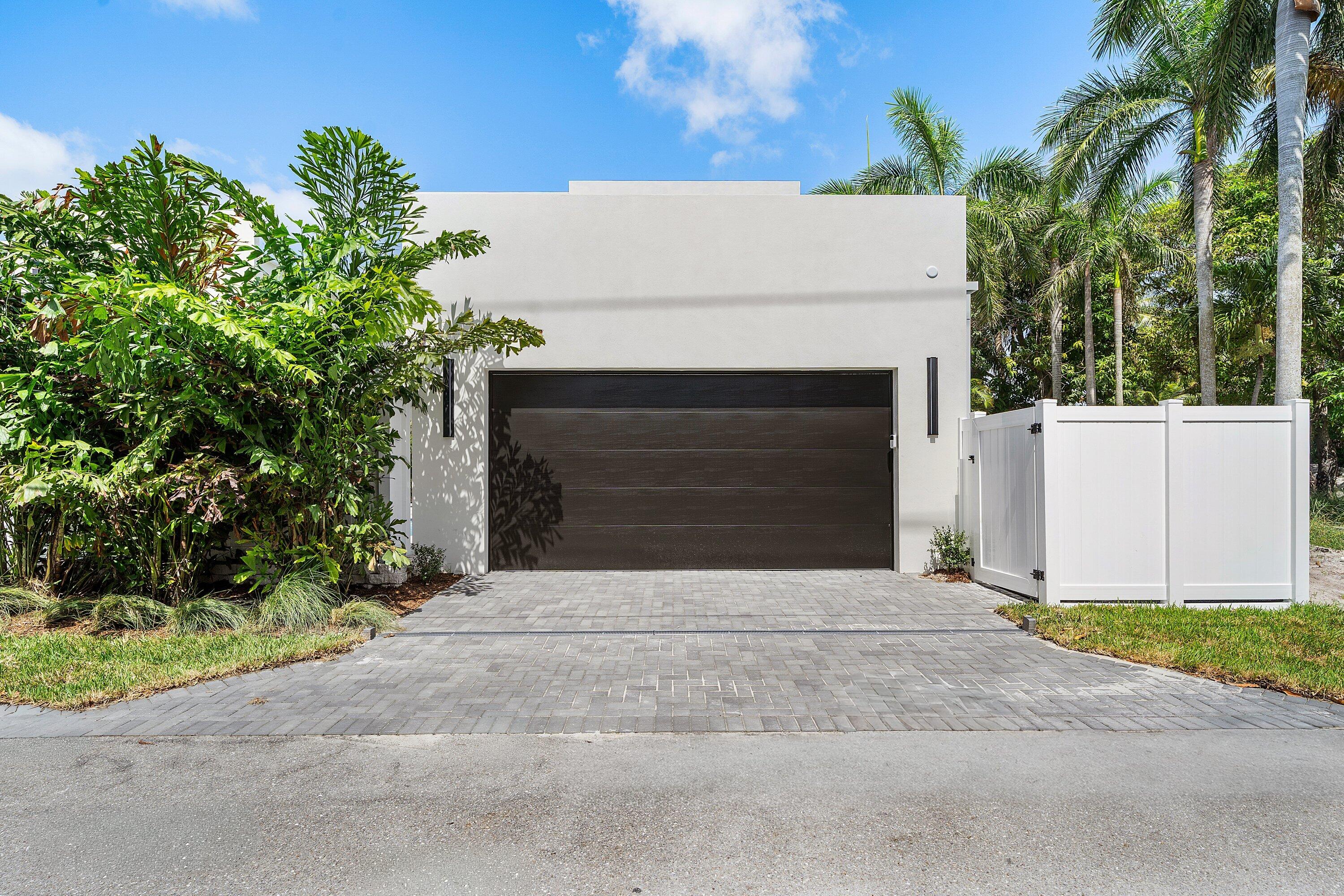725 SE 4th Avenue