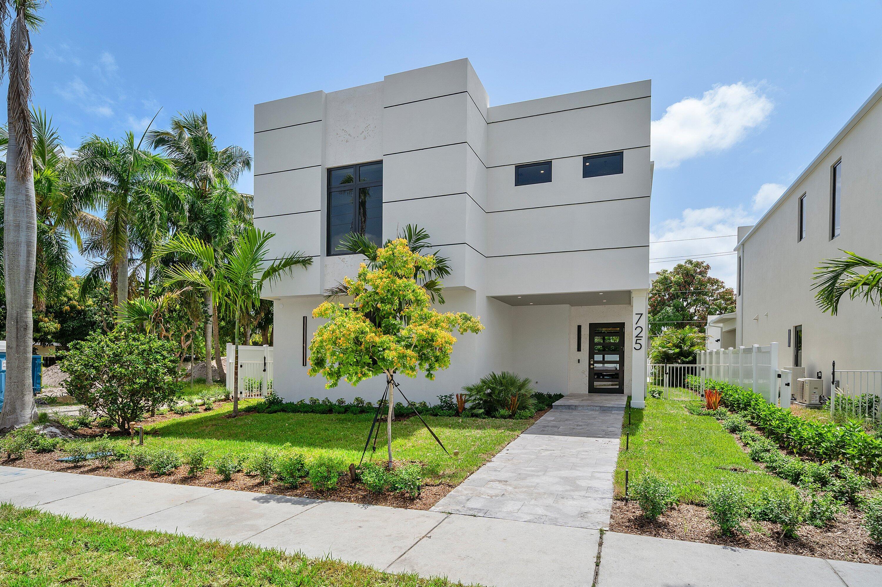 725 SE 4th Avenue