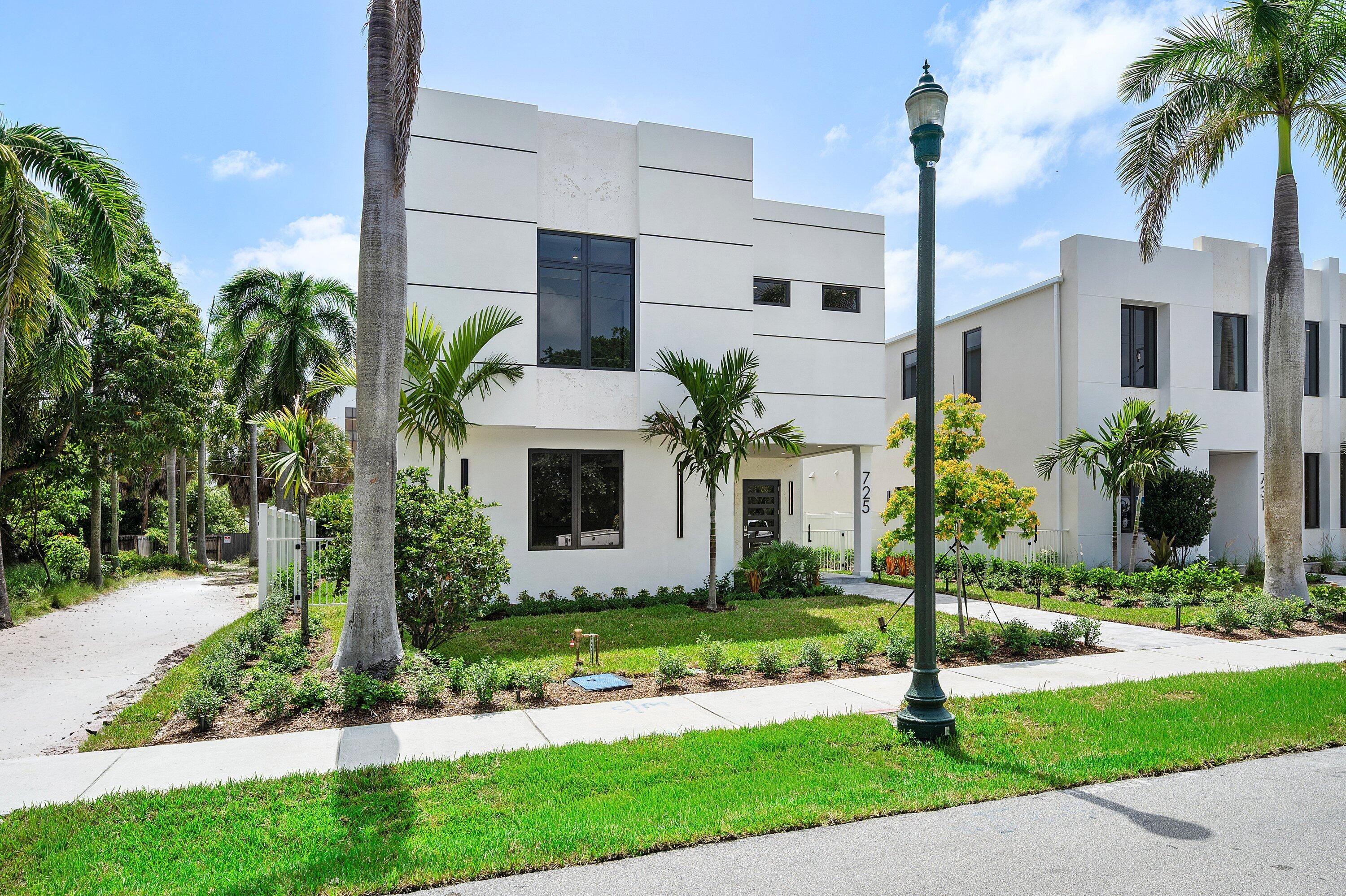 725 SE 4th Avenue