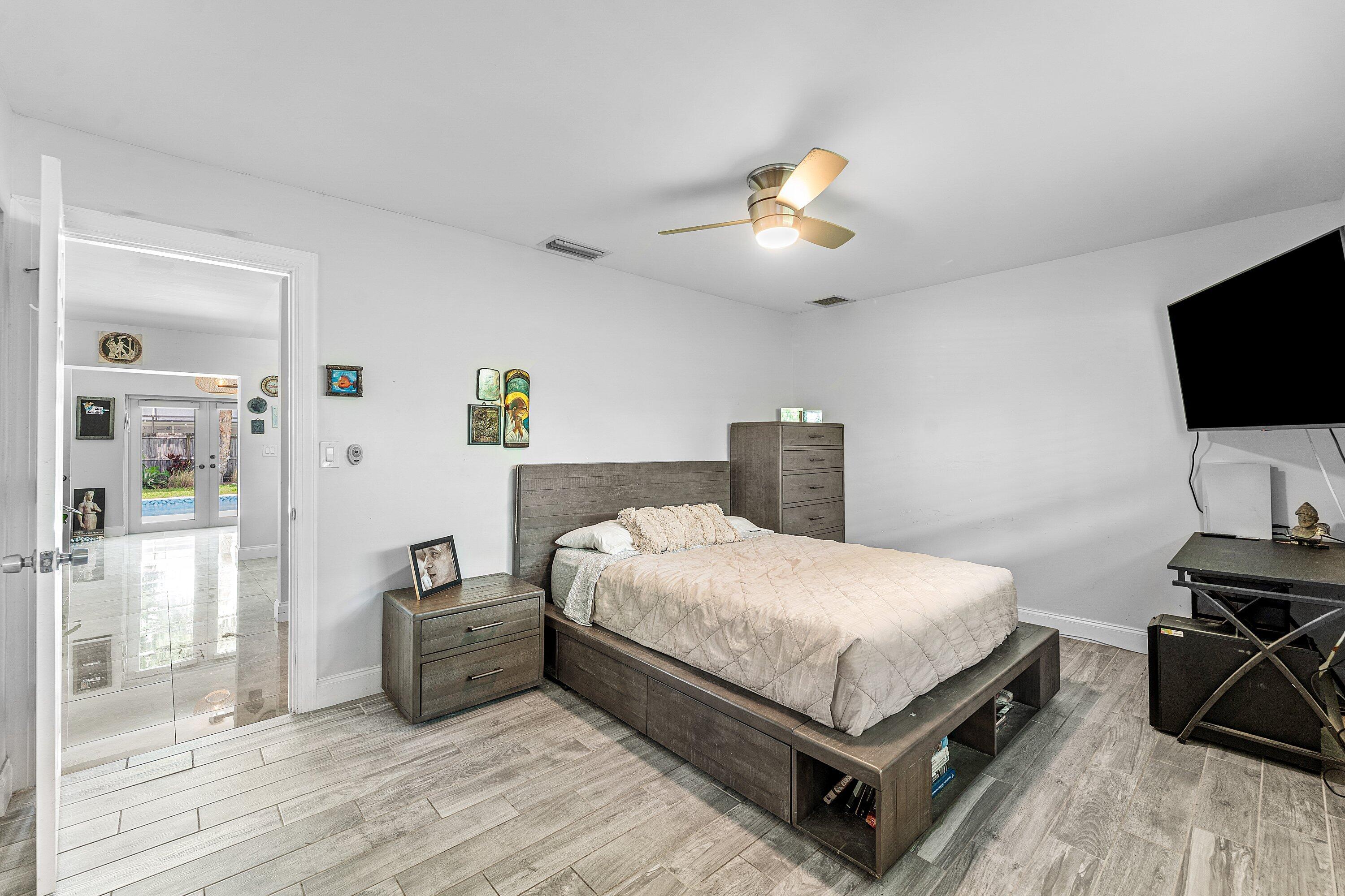 581 NW 13th Drive