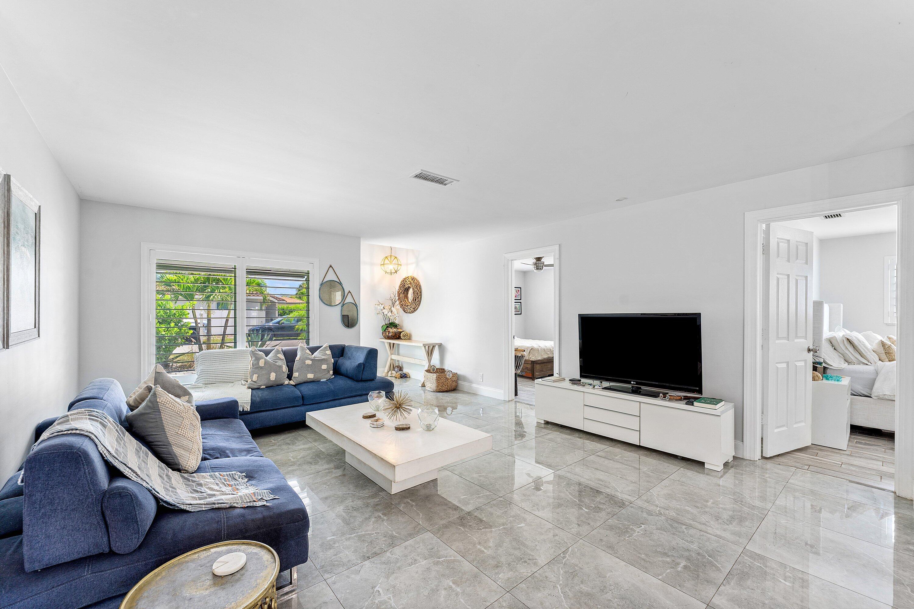 581 NW 13th Drive