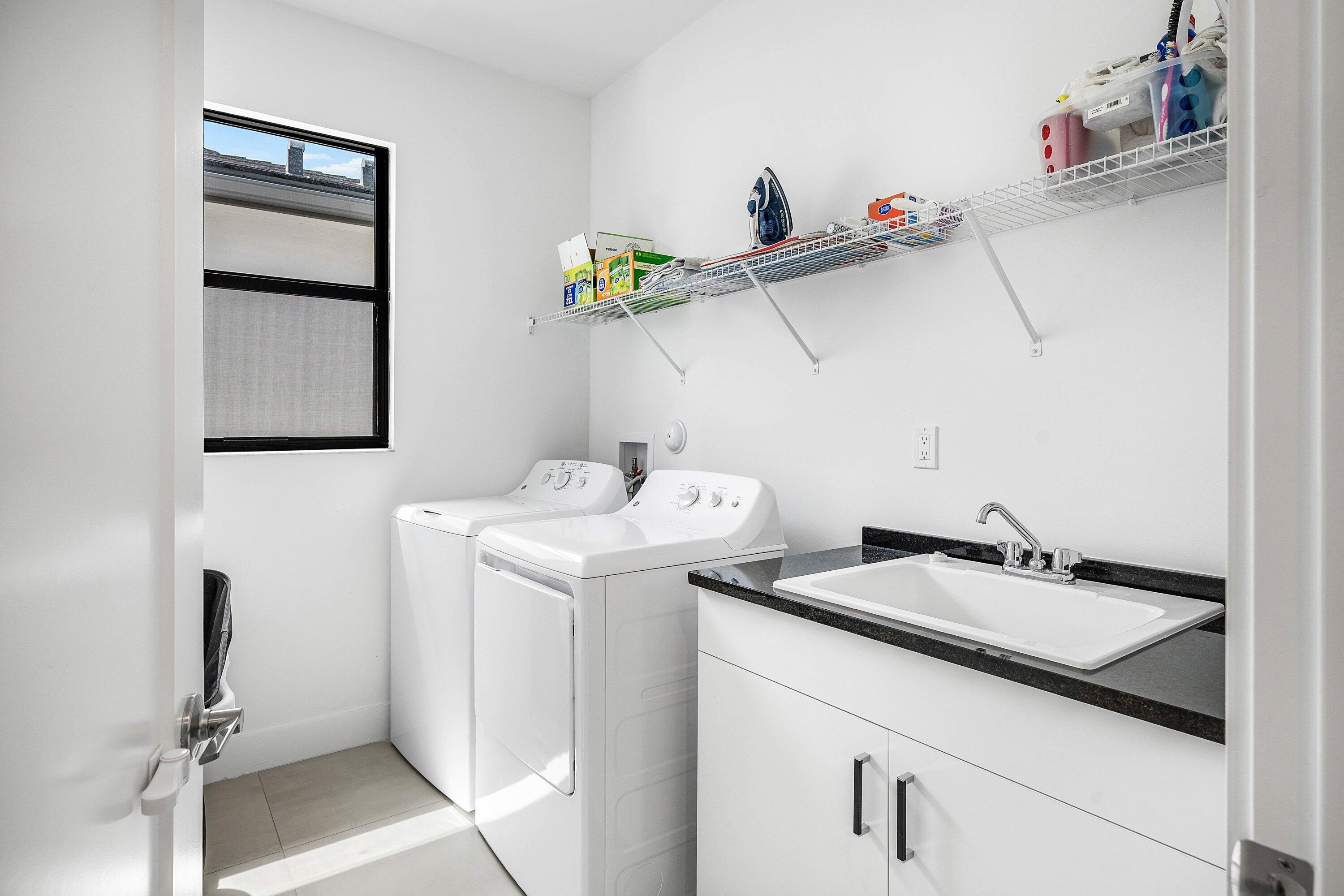 8381 Fishers Island Way