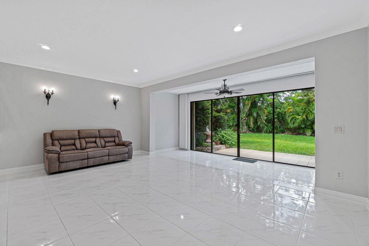6366 Longboat Lane 105