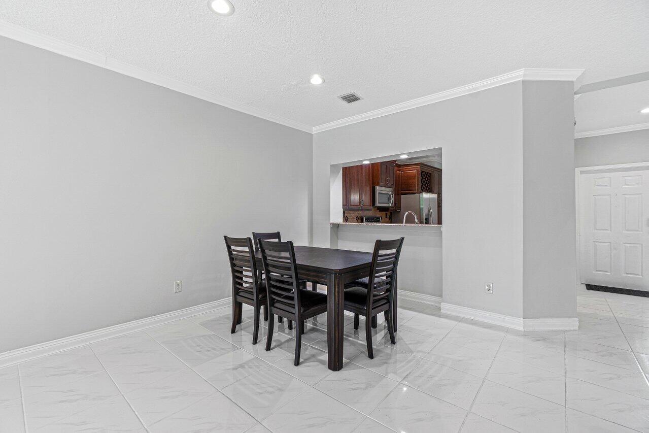 6366 Longboat Lane 105