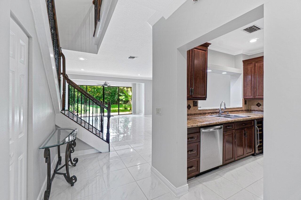 6366 Longboat Lane 105