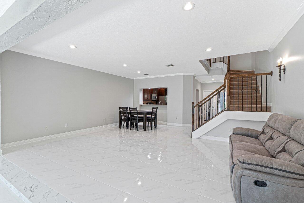 6366 Longboat Lane 105