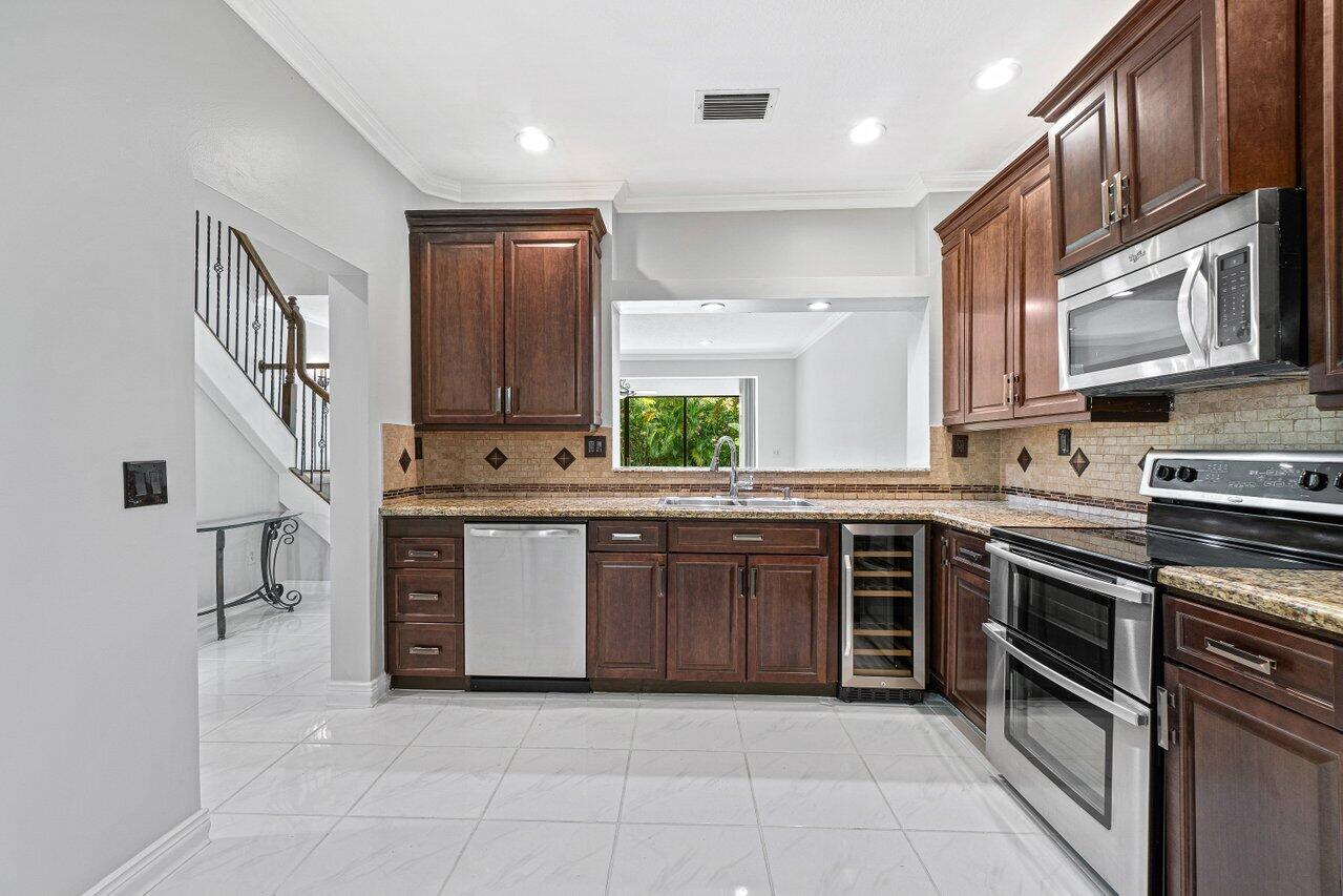 6366 Longboat Lane 105