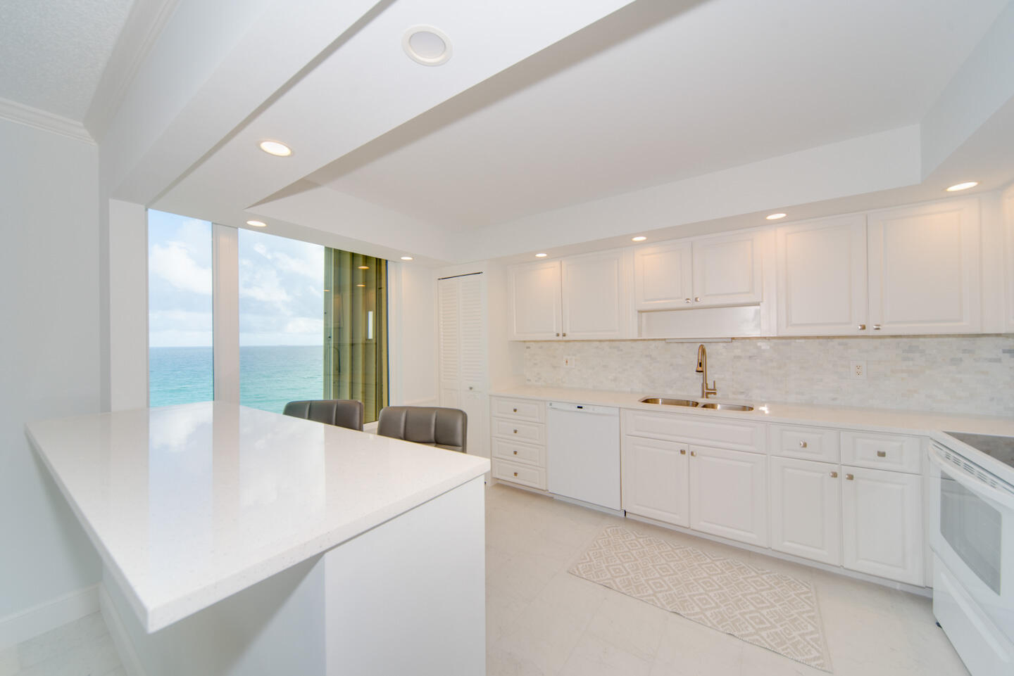 3009 S Ocean Boulevard 902