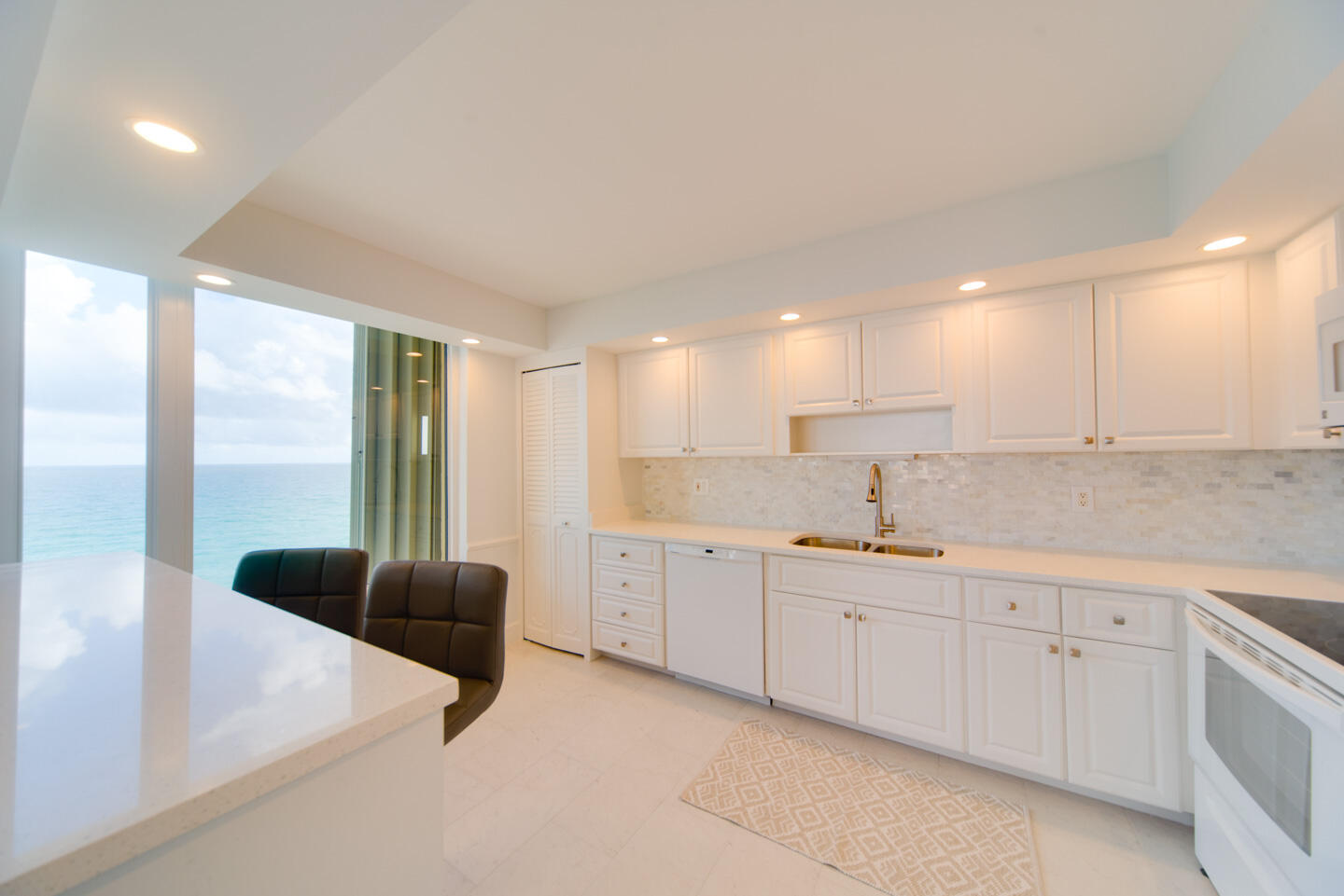 3009 S Ocean Boulevard 902