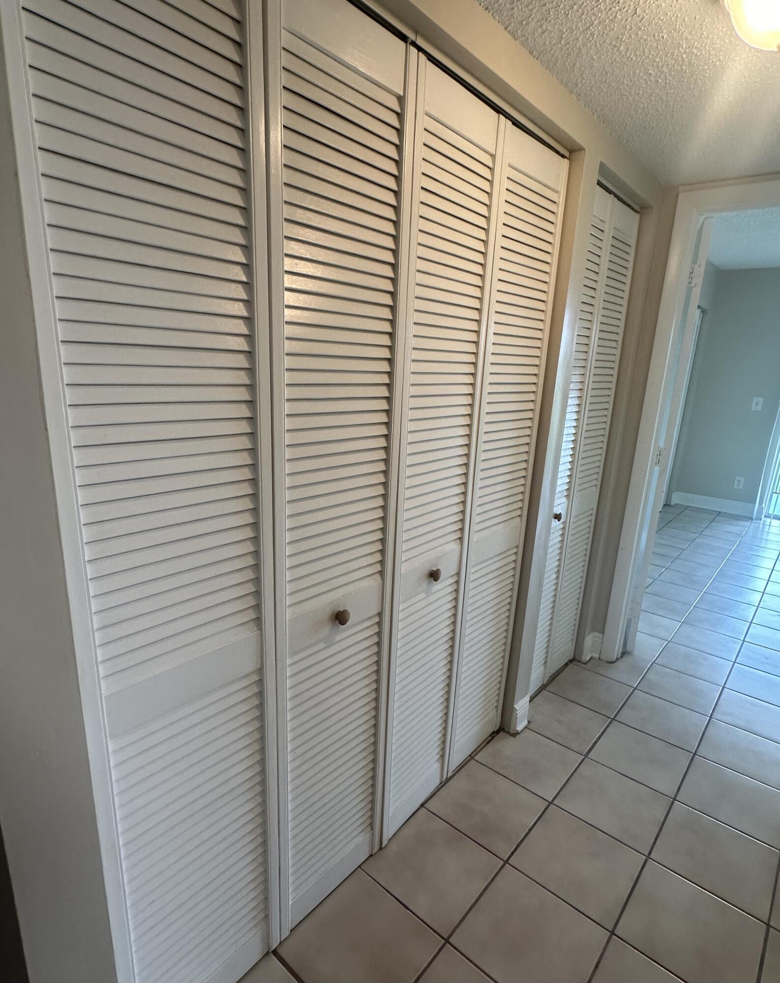 1523 Meadows Circle W 1523